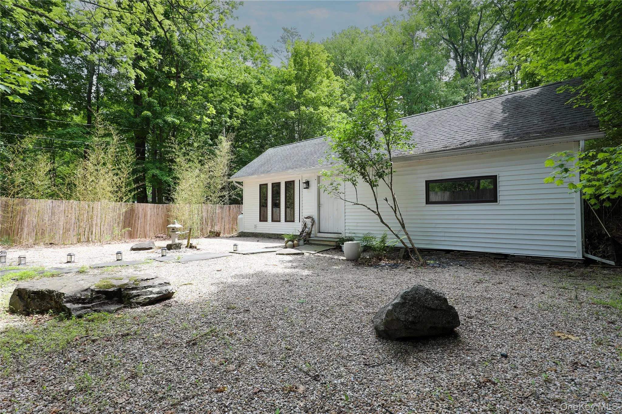 10 Fitzsimmons Lane, Woodstock, NY, 2 Bedrooms Bedrooms, 4 Rooms Rooms,1 BathroomBathrooms,Residential Lease,For Rent,Fitzsimmons,0,1011141 10 Fitzsimmons Lane, Woodstock, NY, 2 Bedrooms Bedrooms, 4 Rooms Rooms,1 BathroomBathrooms,Residential Lease,For Rent,Fitzsimmons,0,1011141