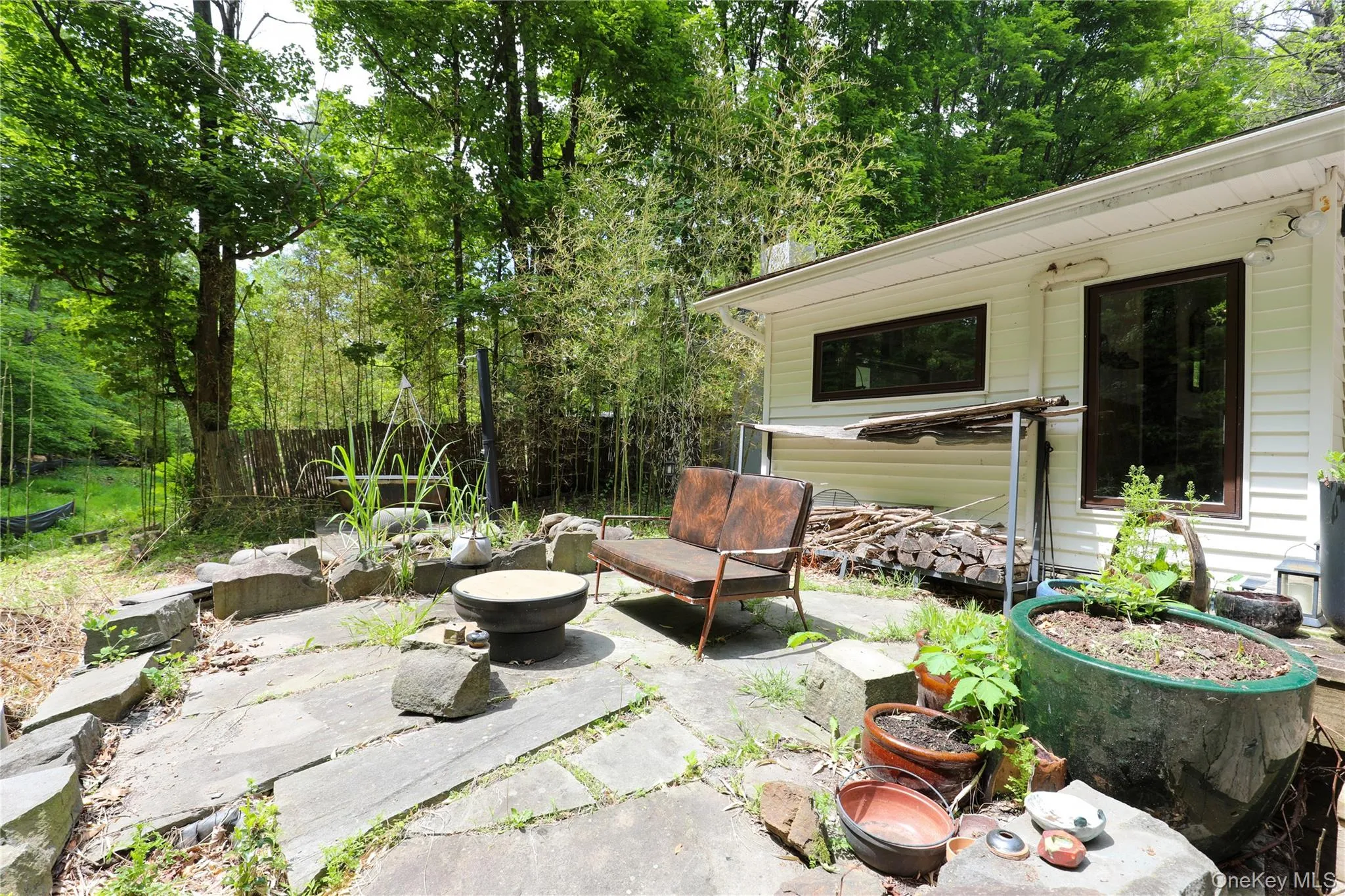10 Fitzsimmons Lane, Woodstock, NY, 2 Bedrooms Bedrooms, 4 Rooms Rooms,1 BathroomBathrooms,Residential Lease,For Rent,Fitzsimmons,0,1011141 10 Fitzsimmons Lane, Woodstock, NY, 2 Bedrooms Bedrooms, 4 Rooms Rooms,1 BathroomBathrooms,Residential Lease,For Rent,Fitzsimmons,0,1011141