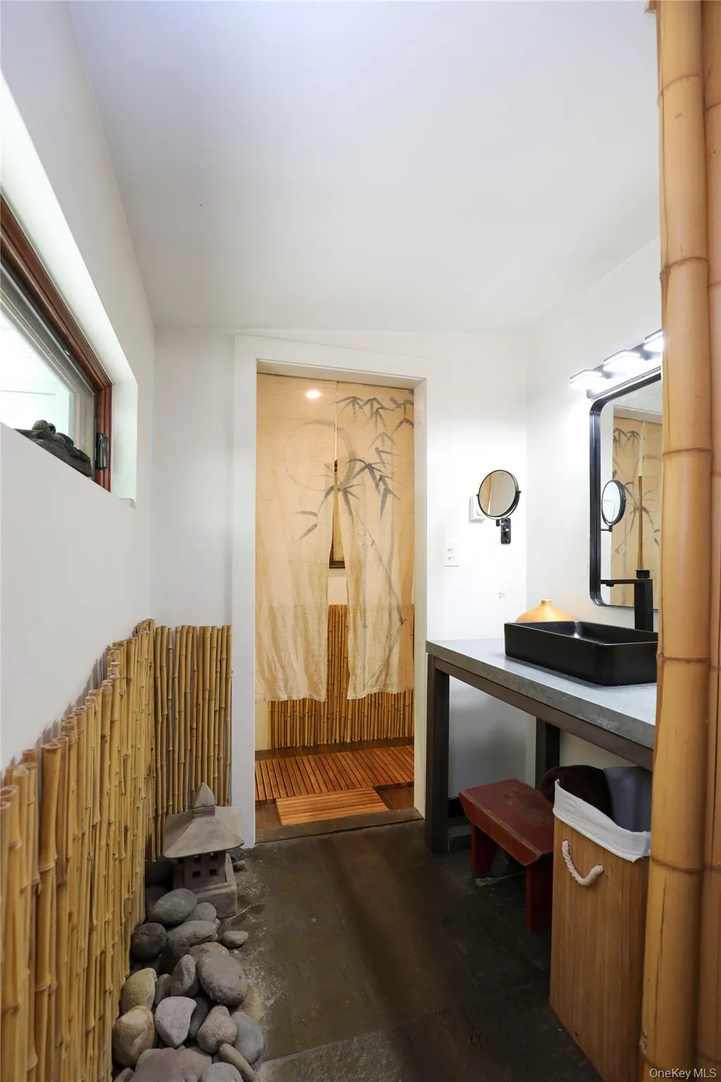10 Fitzsimmons Lane, Woodstock, NY, 2 Bedrooms Bedrooms, 4 Rooms Rooms,1 BathroomBathrooms,Residential Lease,For Rent,Fitzsimmons,0,1011141 10 Fitzsimmons Lane, Woodstock, NY, 2 Bedrooms Bedrooms, 4 Rooms Rooms,1 BathroomBathrooms,Residential Lease,For Rent,Fitzsimmons,0,1011141