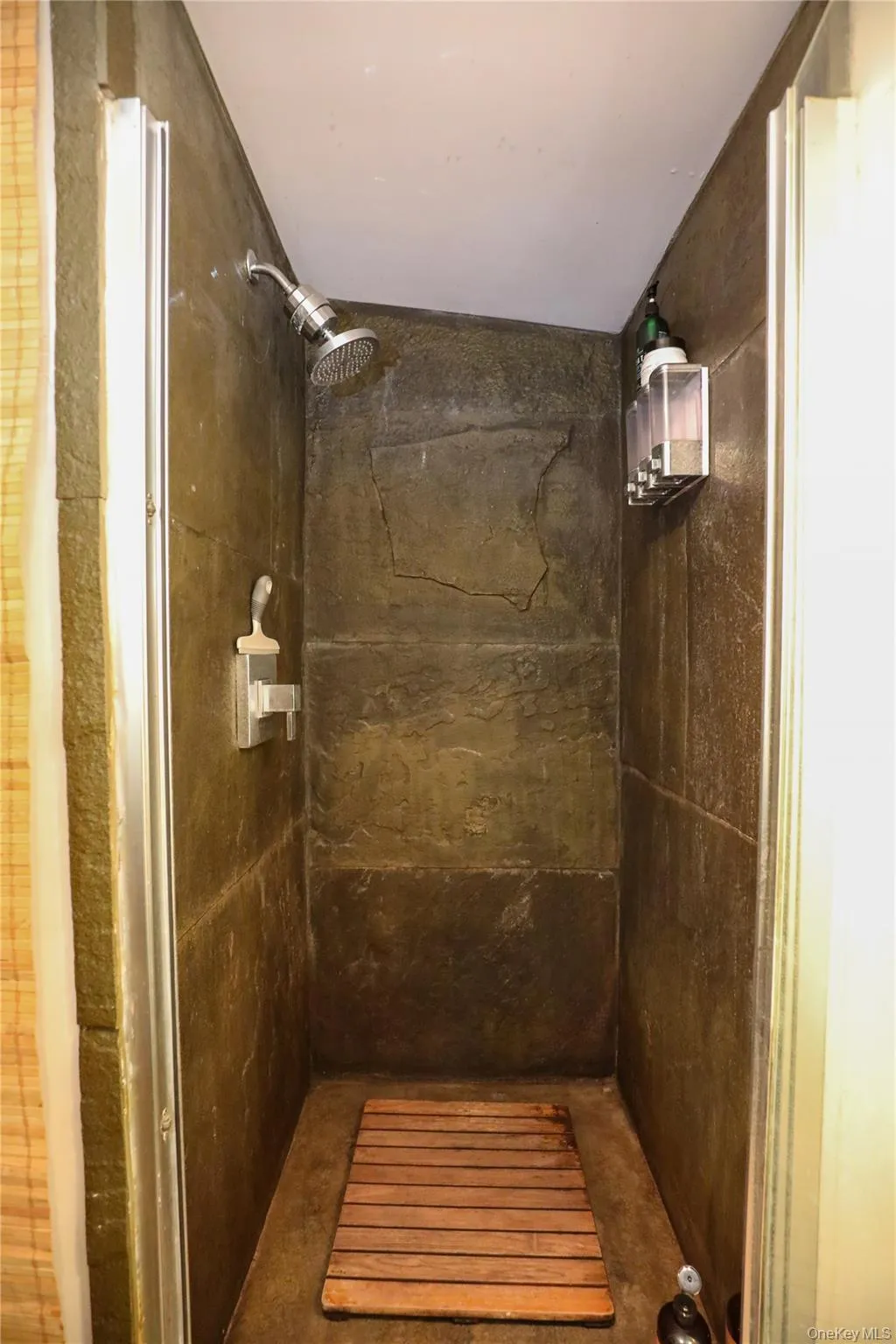 10 Fitzsimmons Lane, Woodstock, NY, 2 Bedrooms Bedrooms, 4 Rooms Rooms,1 BathroomBathrooms,Residential Lease,For Rent,Fitzsimmons,0,1011141 10 Fitzsimmons Lane, Woodstock, NY, 2 Bedrooms Bedrooms, 4 Rooms Rooms,1 BathroomBathrooms,Residential Lease,For Rent,Fitzsimmons,0,1011141