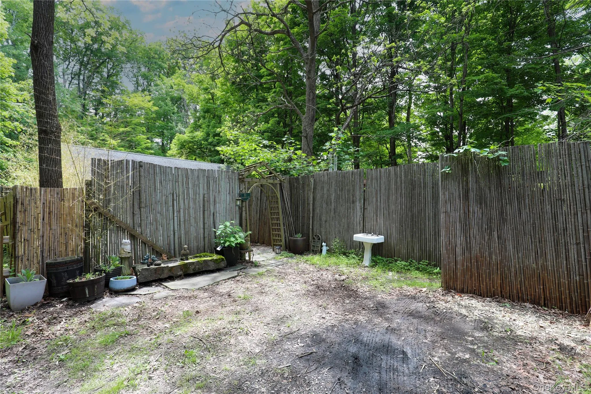 10 Fitzsimmons Lane, Woodstock, NY, 2 Bedrooms Bedrooms, 4 Rooms Rooms,1 BathroomBathrooms,Residential Lease,For Rent,Fitzsimmons,0,1011141 10 Fitzsimmons Lane, Woodstock, NY, 2 Bedrooms Bedrooms, 4 Rooms Rooms,1 BathroomBathrooms,Residential Lease,For Rent,Fitzsimmons,0,1011141