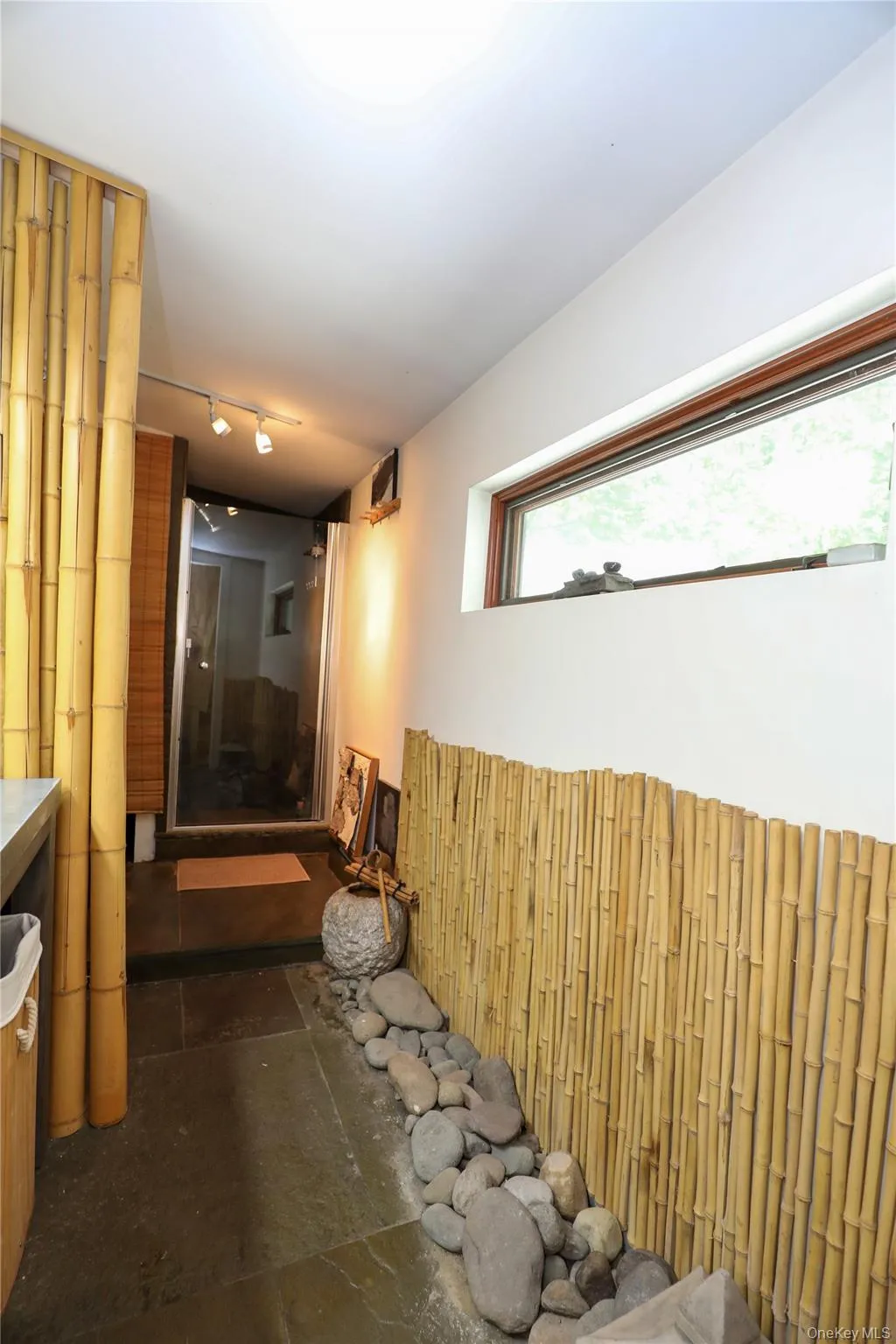 10 Fitzsimmons Lane, Woodstock, NY, 2 Bedrooms Bedrooms, 4 Rooms Rooms,1 BathroomBathrooms,Residential Lease,For Rent,Fitzsimmons,0,1011141 10 Fitzsimmons Lane, Woodstock, NY, 2 Bedrooms Bedrooms, 4 Rooms Rooms,1 BathroomBathrooms,Residential Lease,For Rent,Fitzsimmons,0,1011141