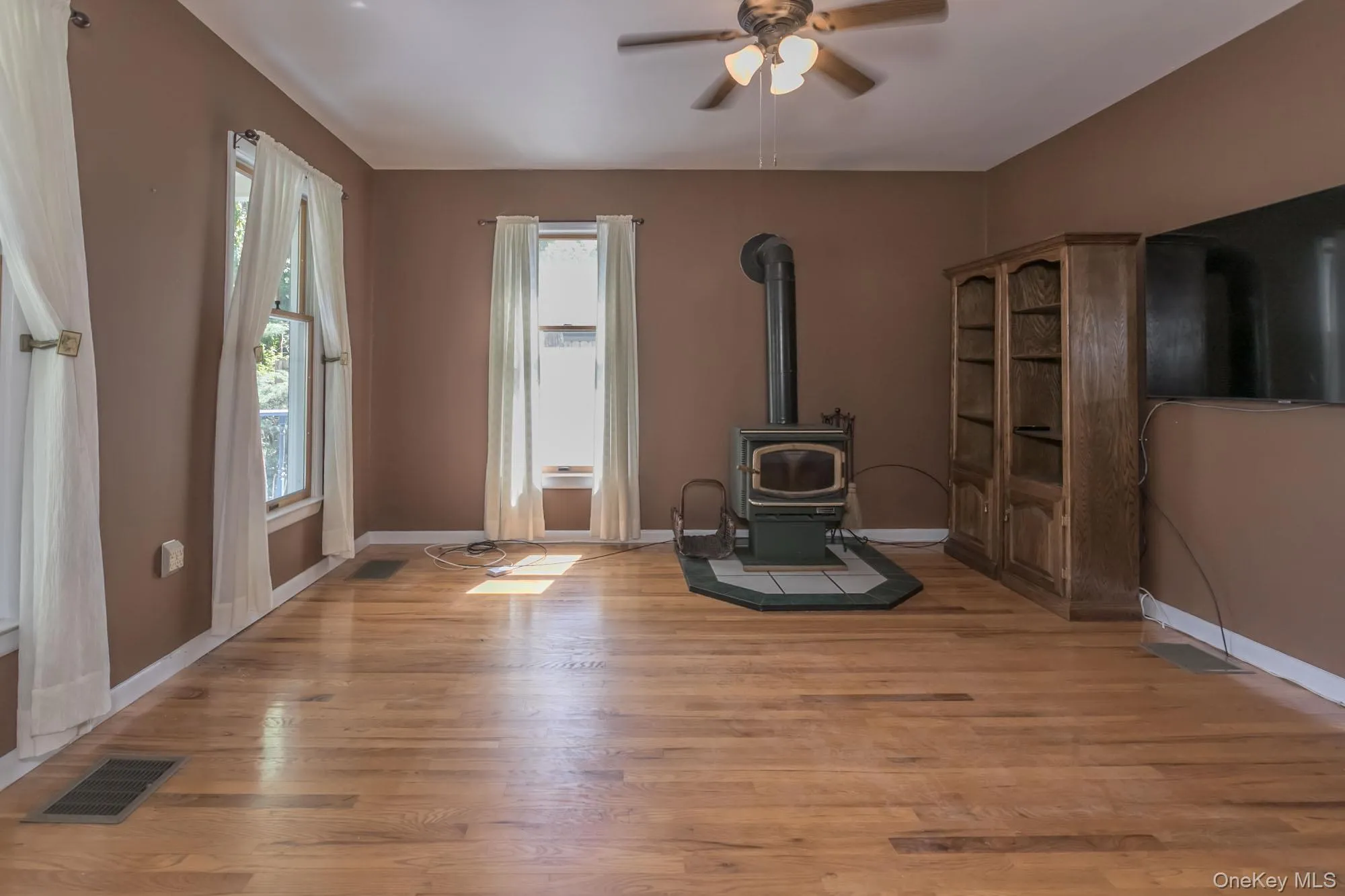 74 Highland Avenue, Warwick (town), NY, 3 Bedrooms Bedrooms, 7 Rooms Rooms,1 BathroomBathrooms,Residential,For Rent,Highland,0,1011146 74 Highland Avenue, Warwick (town), NY, 3 Bedrooms Bedrooms, 7 Rooms Rooms,1 BathroomBathrooms,Residential,For Rent,Highland,0,1011146