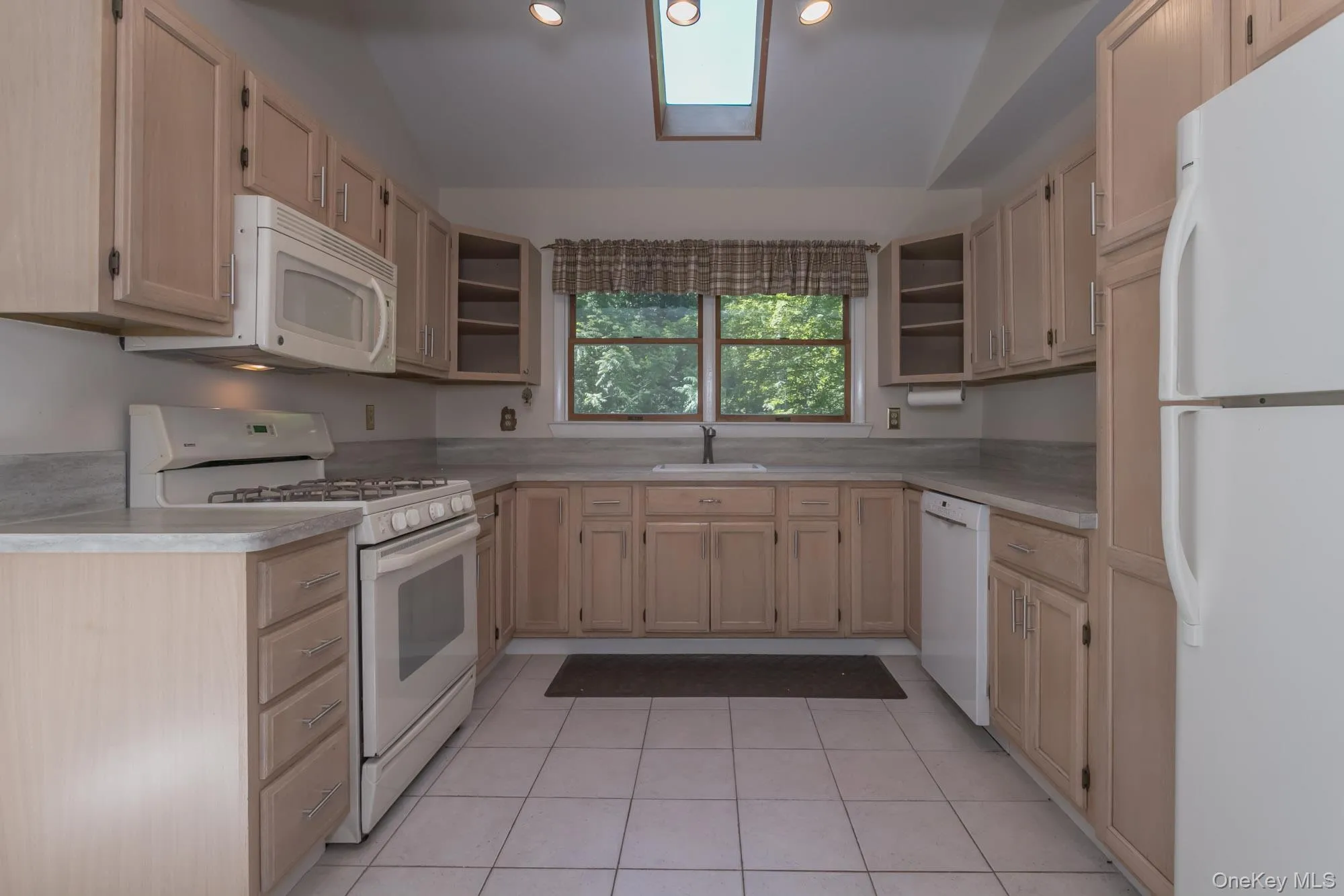 74 Highland Avenue, Warwick (town), NY, 3 Bedrooms Bedrooms, 7 Rooms Rooms,1 BathroomBathrooms,Residential,For Rent,Highland,0,1011146 74 Highland Avenue, Warwick (town), NY, 3 Bedrooms Bedrooms, 7 Rooms Rooms,1 BathroomBathrooms,Residential,For Rent,Highland,0,1011146