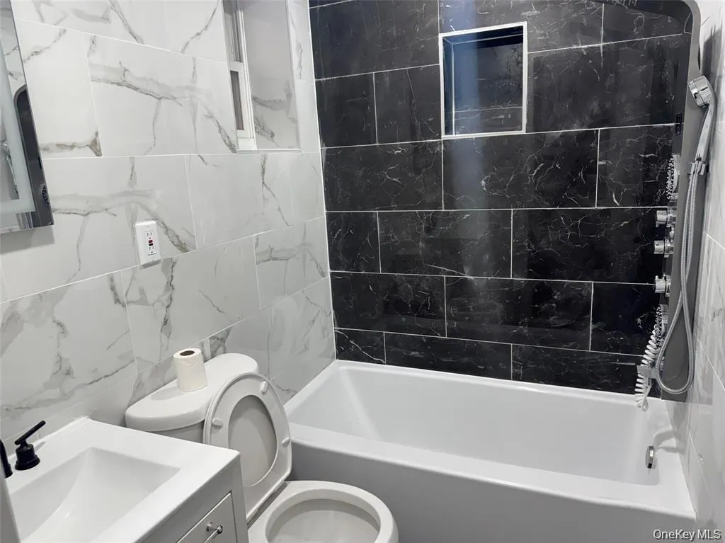 14944 20th Avenue, New York, NY, 5 Bedrooms Bedrooms, 7 Rooms Rooms,4 BathroomsBathrooms,Residential,For Rent,20th,0,1011147 14944 20th Avenue, New York, NY, 5 Bedrooms Bedrooms, 7 Rooms Rooms,4 BathroomsBathrooms,Residential,For Rent,20th,0,1011147