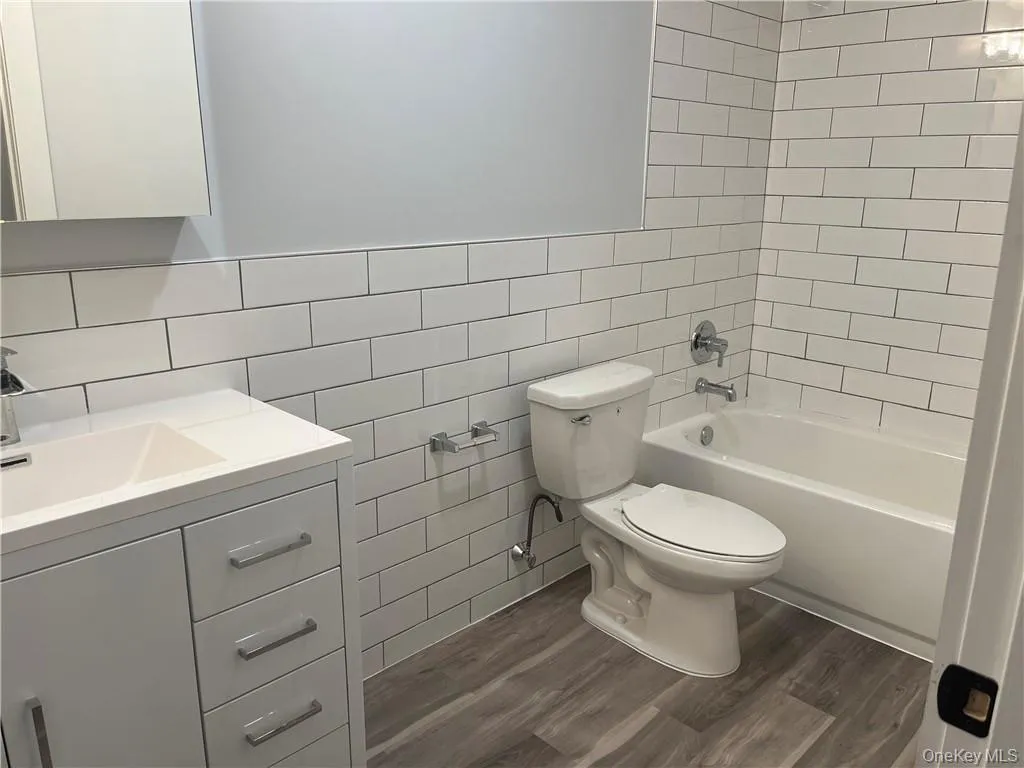 195 Park Avenue, Harrison, NY, 3 Bedrooms Bedrooms, 7 Rooms Rooms,3 BathroomsBathrooms,Residential Lease,For Rent,Park,0,KEY1011148 195 Park Avenue, Harrison, NY, 3 Bedrooms Bedrooms, 7 Rooms Rooms,3 BathroomsBathrooms,Residential Lease,For Rent,Park,0,KEY1011148