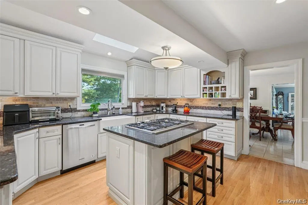 8 Abbey Road, Orangetown, NY, 4 Bedrooms Bedrooms, 10 Rooms Rooms,3 BathroomsBathrooms,Residential,For Rent,Abbey,0,1011155 8 Abbey Road, Orangetown, NY, 4 Bedrooms Bedrooms, 10 Rooms Rooms,3 BathroomsBathrooms,Residential,For Rent,Abbey,0,1011155