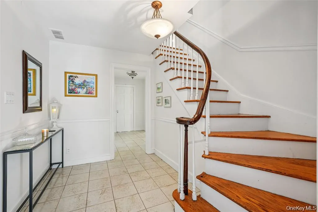 8 Abbey Road, Orangetown, NY, 4 Bedrooms Bedrooms, 10 Rooms Rooms,3 BathroomsBathrooms,Residential,For Rent,Abbey,0,1011155 8 Abbey Road, Orangetown, NY, 4 Bedrooms Bedrooms, 10 Rooms Rooms,3 BathroomsBathrooms,Residential,For Rent,Abbey,0,1011155