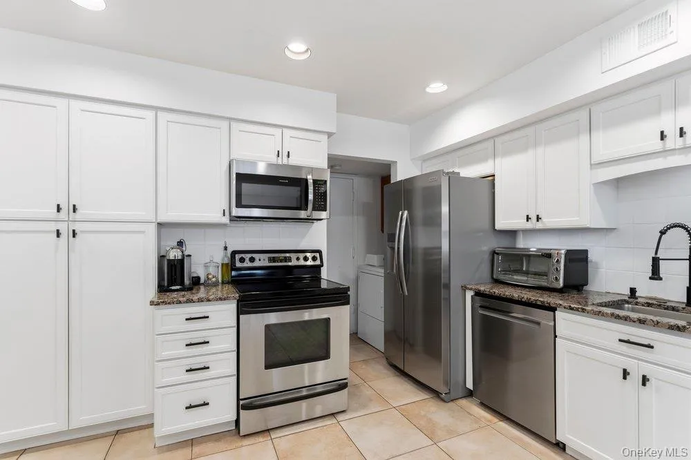 12 Cold Harbour Lane, Oyster Bay, NY, 4 Bedrooms Bedrooms, 8 Rooms Rooms,2 BathroomsBathrooms,Residential,For Rent,Cold Harbour,0,1011157 12 Cold Harbour Lane, Oyster Bay, NY, 4 Bedrooms Bedrooms, 8 Rooms Rooms,2 BathroomsBathrooms,Residential,For Rent,Cold Harbour,0,1011157