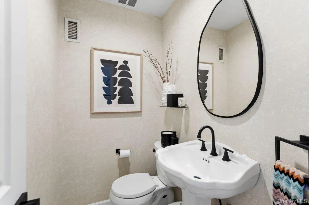 12 Cold Harbour Lane, Oyster Bay, NY, 4 Bedrooms Bedrooms, 8 Rooms Rooms,2 BathroomsBathrooms,Residential,For Rent,Cold Harbour,0,1011157 12 Cold Harbour Lane, Oyster Bay, NY, 4 Bedrooms Bedrooms, 8 Rooms Rooms,2 BathroomsBathrooms,Residential,For Rent,Cold Harbour,0,1011157