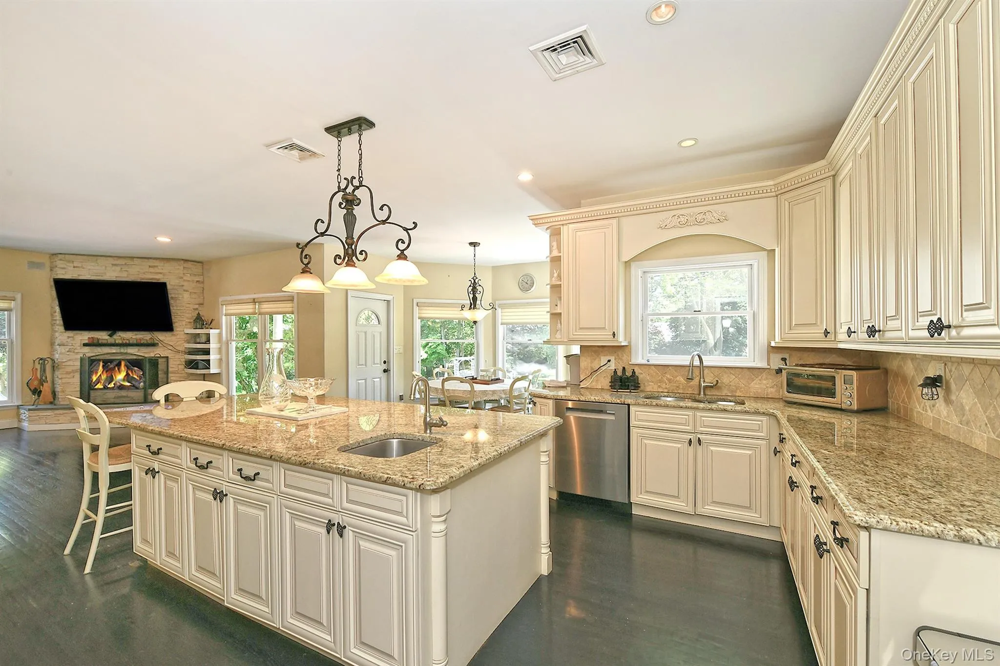 4 Hampton Court, Huntington, NY, 4 Bedrooms Bedrooms, 10 Rooms Rooms,4 BathroomsBathrooms,Residential,For Rent,Hampton,0,1011169 4 Hampton Court, Huntington, NY, 4 Bedrooms Bedrooms, 10 Rooms Rooms,4 BathroomsBathrooms,Residential,For Rent,Hampton,0,1011169