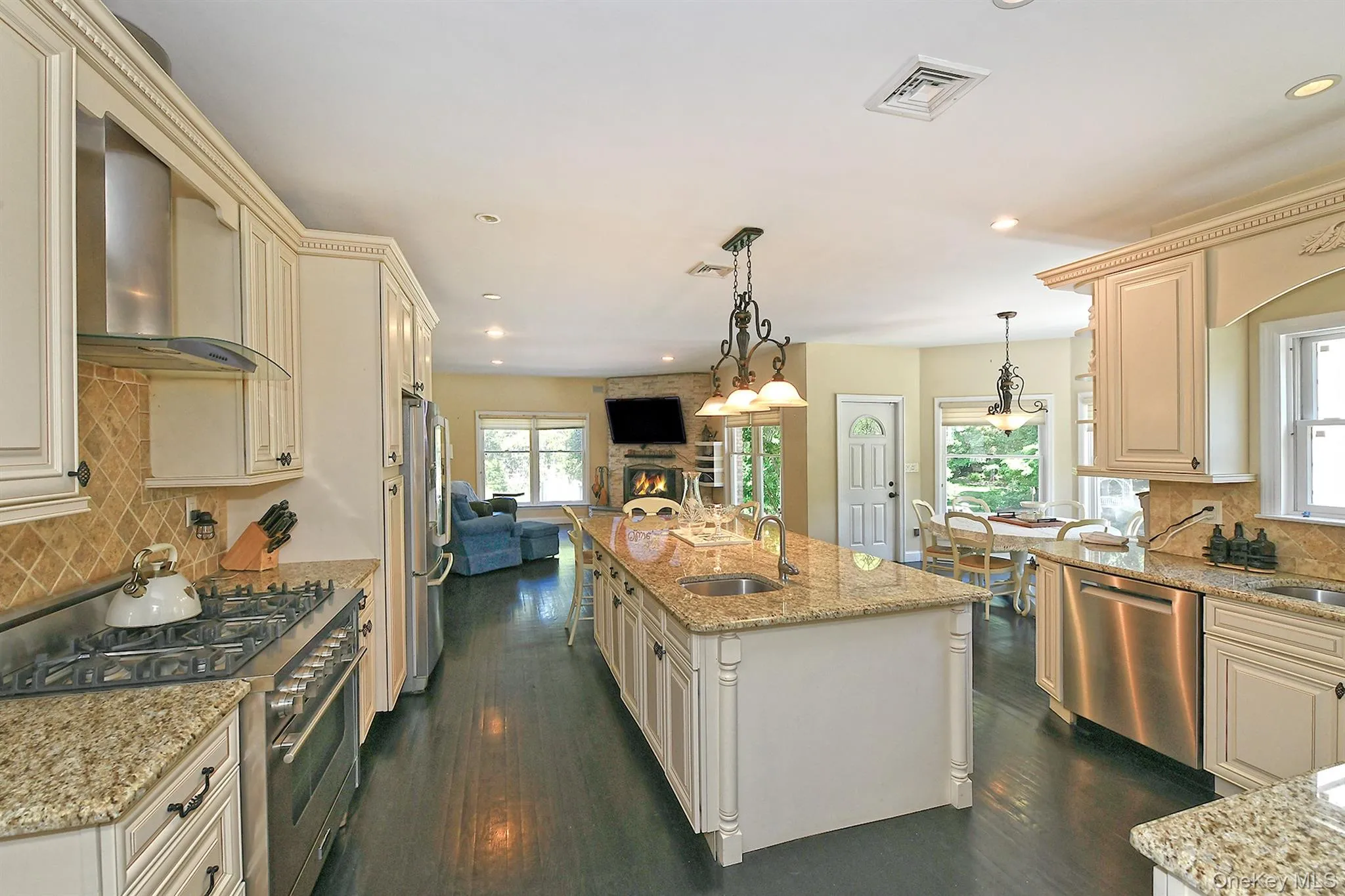 4 Hampton Court, Huntington, NY, 4 Bedrooms Bedrooms, 10 Rooms Rooms,4 BathroomsBathrooms,Residential,For Rent,Hampton,0,1011169 4 Hampton Court, Huntington, NY, 4 Bedrooms Bedrooms, 10 Rooms Rooms,4 BathroomsBathrooms,Residential,For Rent,Hampton,0,1011169