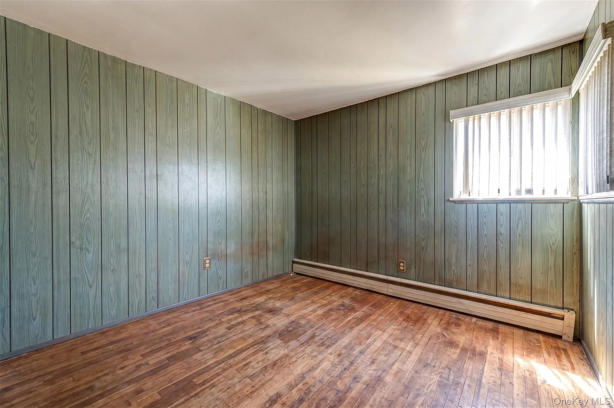 9 Johnson Place, Babylon, NY, 3 Bedrooms Bedrooms, 7 Rooms Rooms,1 BathroomBathrooms,Residential,For Rent,Johnson,0,1011177 9 Johnson Place, Babylon, NY, 3 Bedrooms Bedrooms, 7 Rooms Rooms,1 BathroomBathrooms,Residential,For Rent,Johnson,0,1011177
