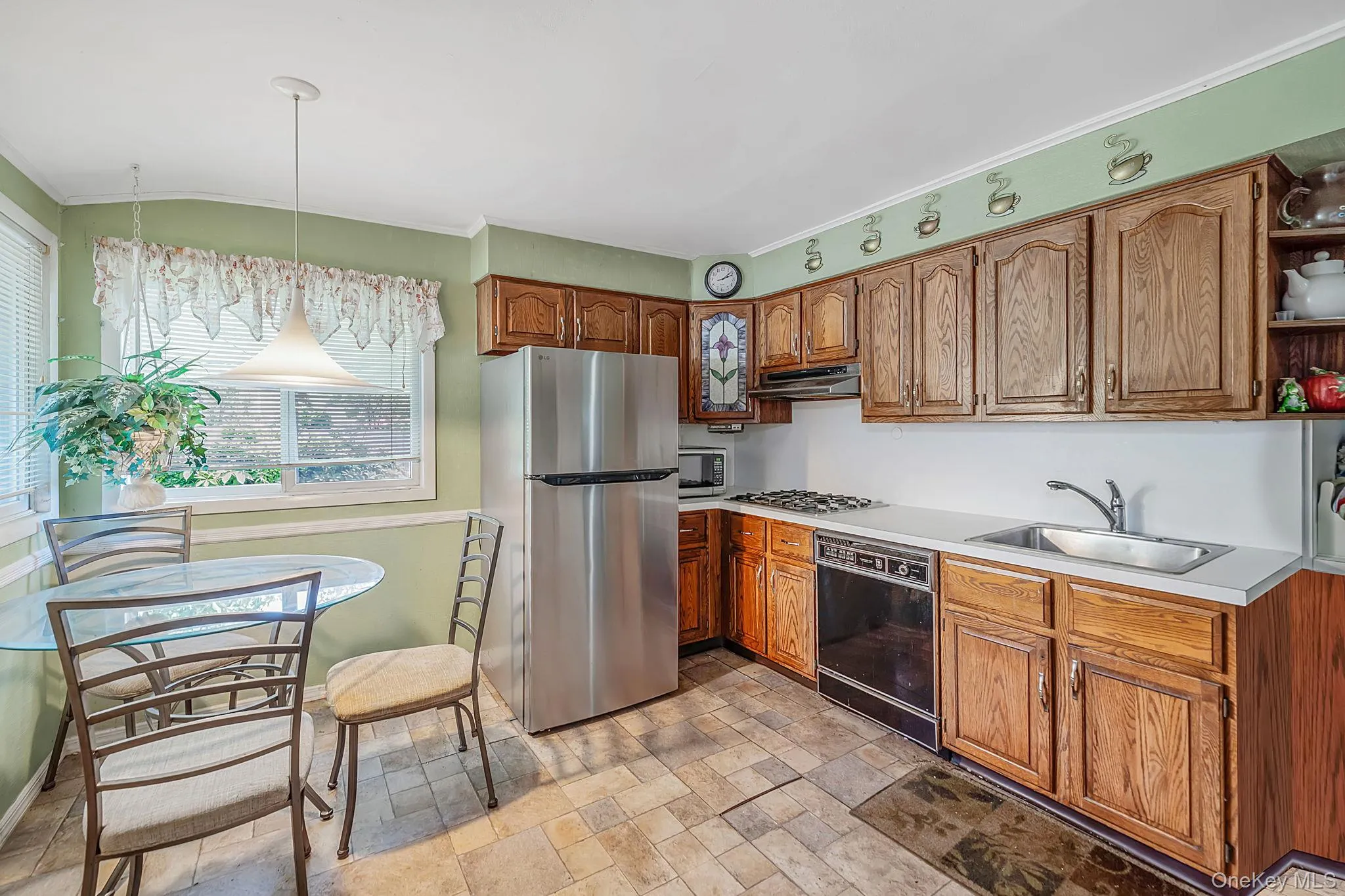 3 Cedar Crest Drive, Huntington, NY, 3 Bedrooms Bedrooms, 6 Rooms Rooms,1 BathroomBathrooms,Residential,For Rent,Cedar Crest,0,1011181 3 Cedar Crest Drive, Huntington, NY, 3 Bedrooms Bedrooms, 6 Rooms Rooms,1 BathroomBathrooms,Residential,For Rent,Cedar Crest,0,1011181