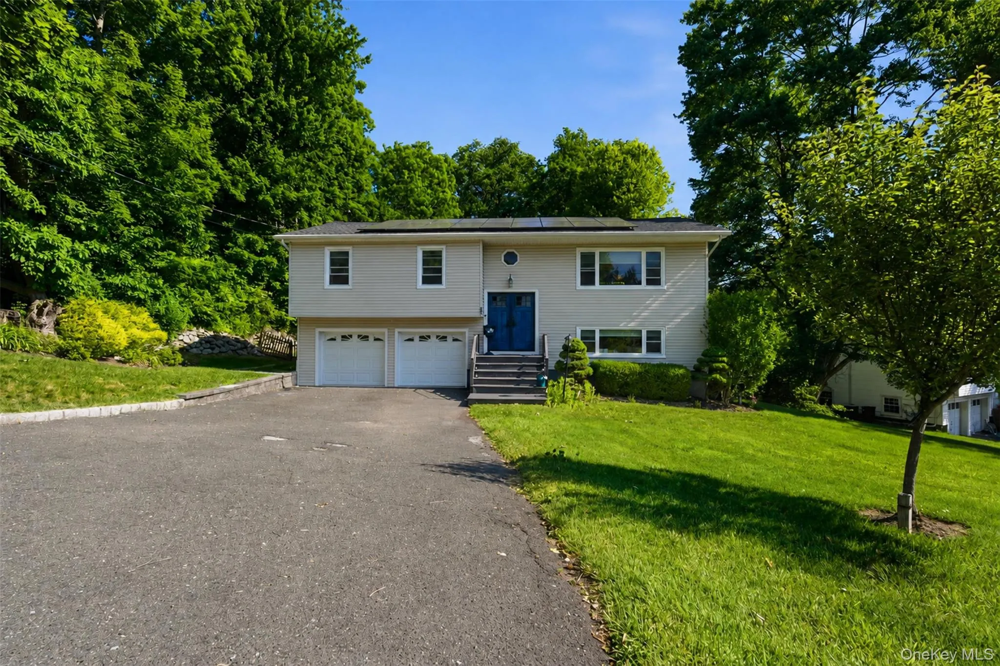 55 Carolina Drive, Clarkstown, NY, 4 Bedrooms Bedrooms, 8 Rooms Rooms,1 BathroomBathrooms,Residential,For Rent,Carolina,0,1011191 55 Carolina Drive, Clarkstown, NY, 4 Bedrooms Bedrooms, 8 Rooms Rooms,1 BathroomBathrooms,Residential,For Rent,Carolina,0,1011191