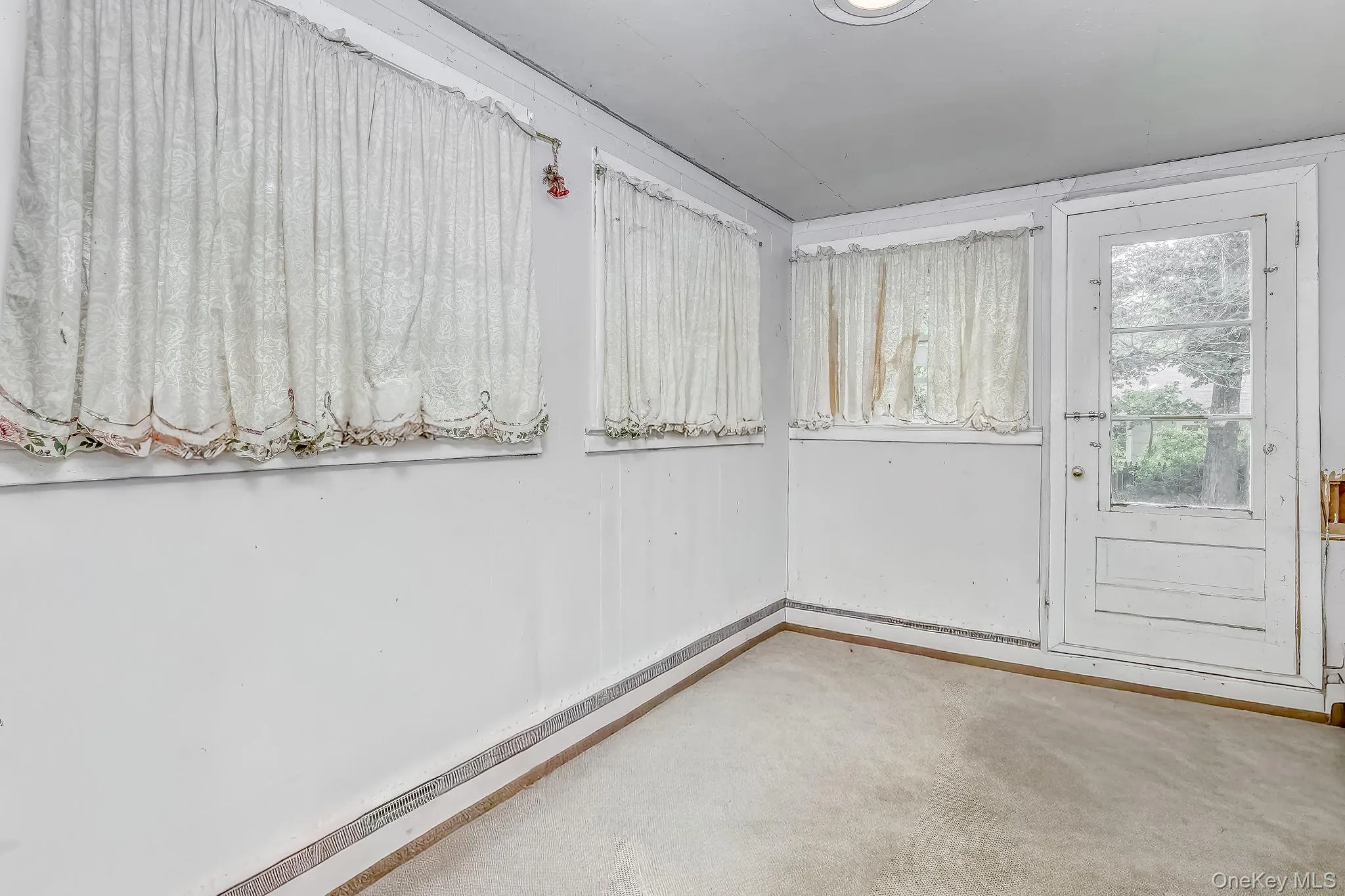 33 York Avenue, Thompson, NY, 3 Bedrooms Bedrooms, 5 Rooms Rooms,1 BathroomBathrooms,Residential,For Rent,York,0,1011192 33 York Avenue, Thompson, NY, 3 Bedrooms Bedrooms, 5 Rooms Rooms,1 BathroomBathrooms,Residential,For Rent,York,0,1011192
