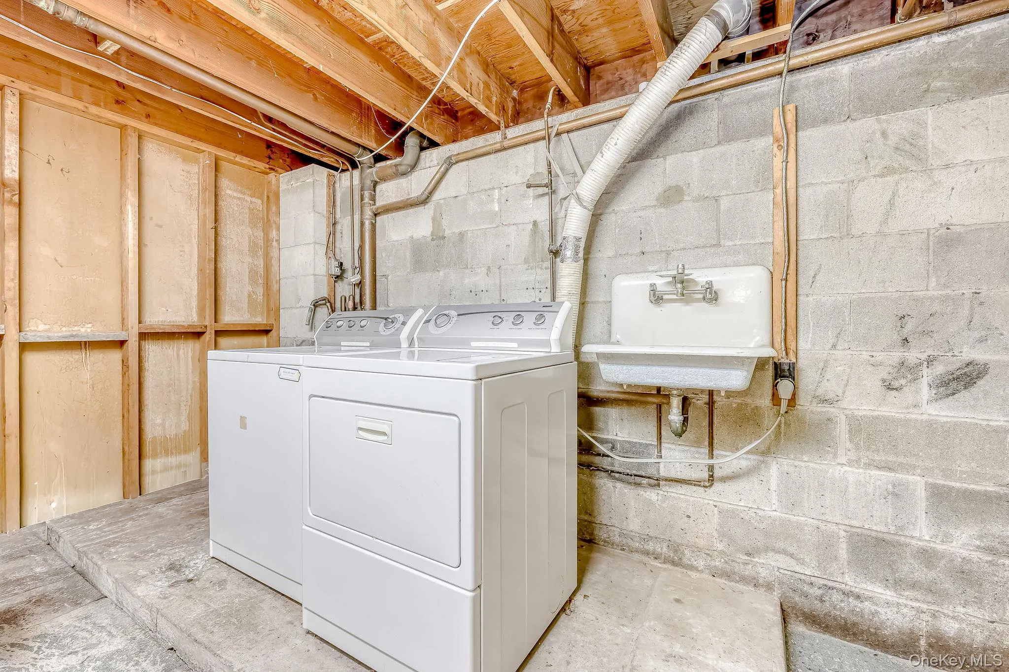 33 York Avenue, Thompson, NY, 3 Bedrooms Bedrooms, 5 Rooms Rooms,1 BathroomBathrooms,Residential,For Rent,York,0,1011192 33 York Avenue, Thompson, NY, 3 Bedrooms Bedrooms, 5 Rooms Rooms,1 BathroomBathrooms,Residential,For Rent,York,0,1011192