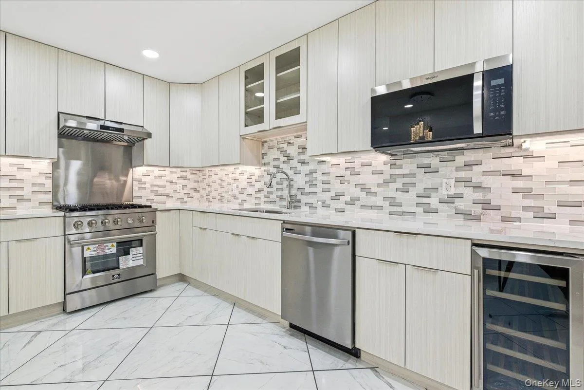72-11 110th Street, New York, NY, 2 Bedrooms Bedrooms, 6 Rooms Rooms,2 BathroomsBathrooms,Residential,For Rent,110th,0,1011197 72-11 110th Street, New York, NY, 2 Bedrooms Bedrooms, 6 Rooms Rooms,2 BathroomsBathrooms,Residential,For Rent,110th,0,1011197