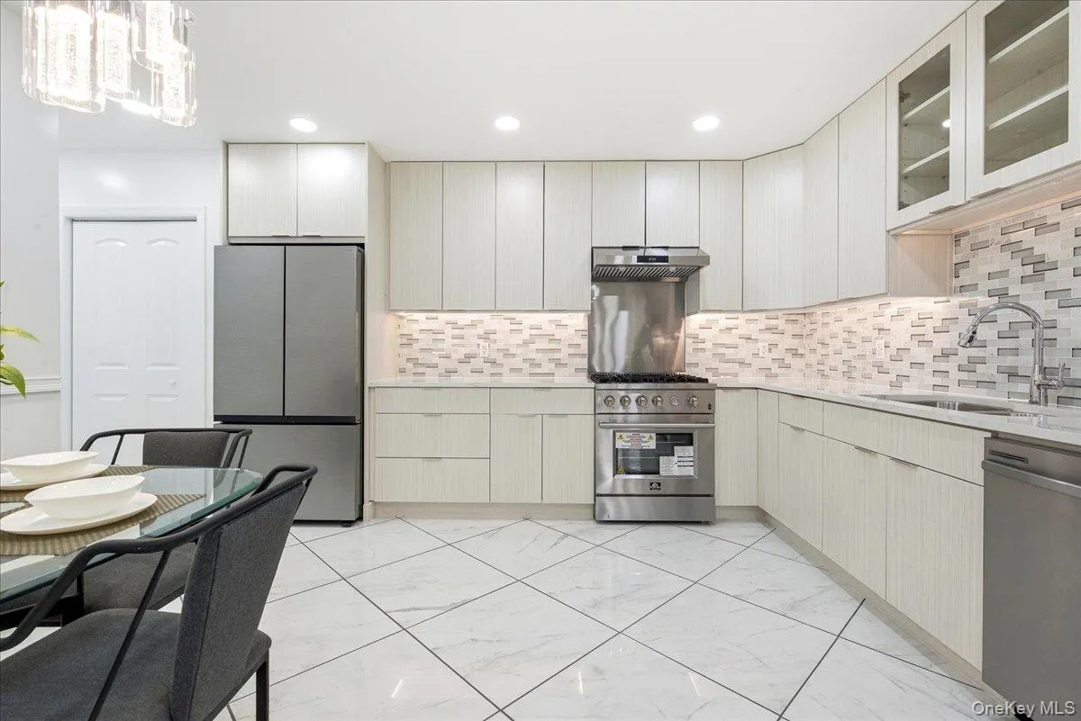 72-11 110th Street, New York, NY, 2 Bedrooms Bedrooms, 6 Rooms Rooms,2 BathroomsBathrooms,Residential,For Rent,110th,0,1011197 72-11 110th Street, New York, NY, 2 Bedrooms Bedrooms, 6 Rooms Rooms,2 BathroomsBathrooms,Residential,For Rent,110th,0,1011197