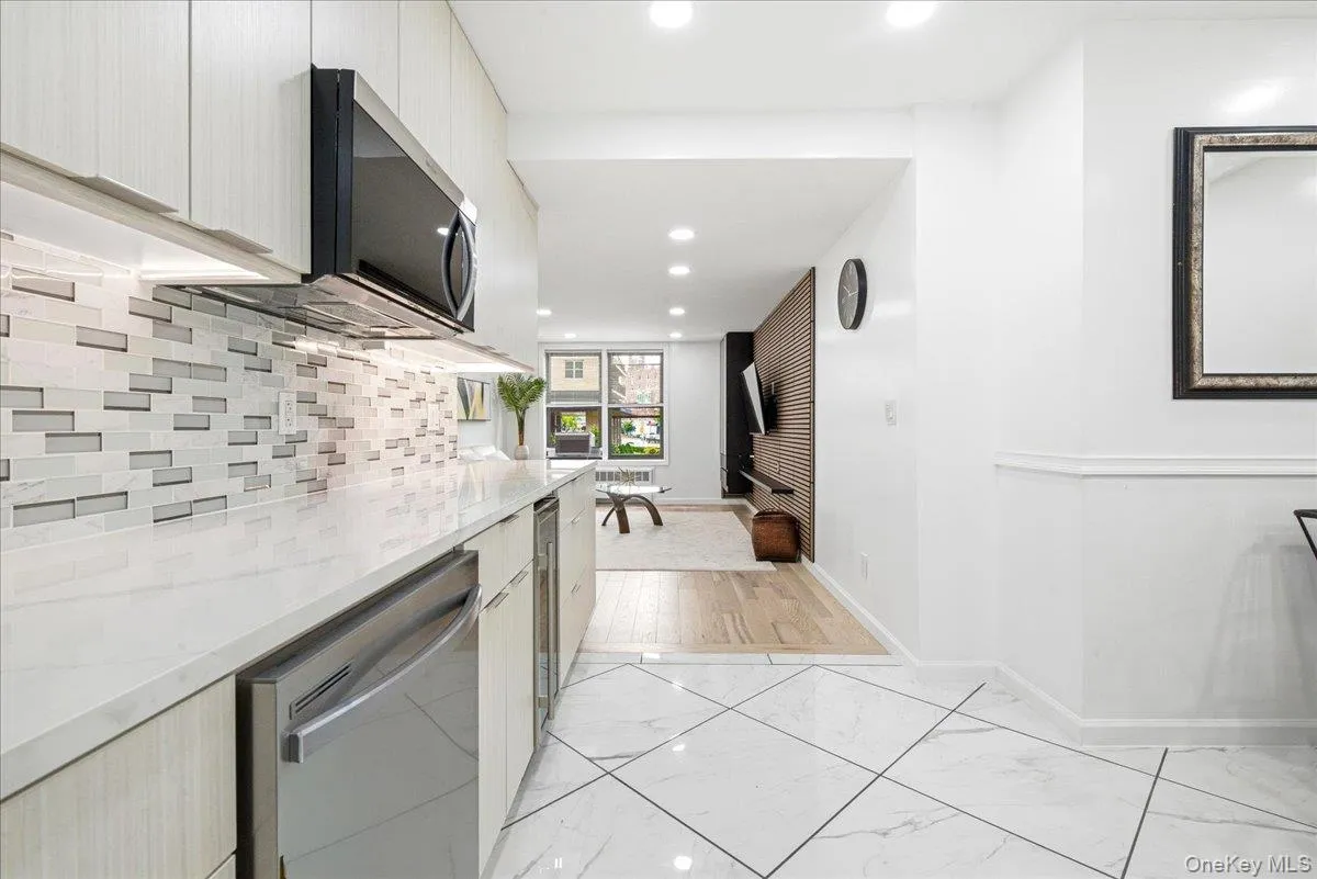 72-11 110th Street, New York, NY, 2 Bedrooms Bedrooms, 6 Rooms Rooms,2 BathroomsBathrooms,Residential,For Rent,110th,0,1011197 72-11 110th Street, New York, NY, 2 Bedrooms Bedrooms, 6 Rooms Rooms,2 BathroomsBathrooms,Residential,For Rent,110th,0,1011197