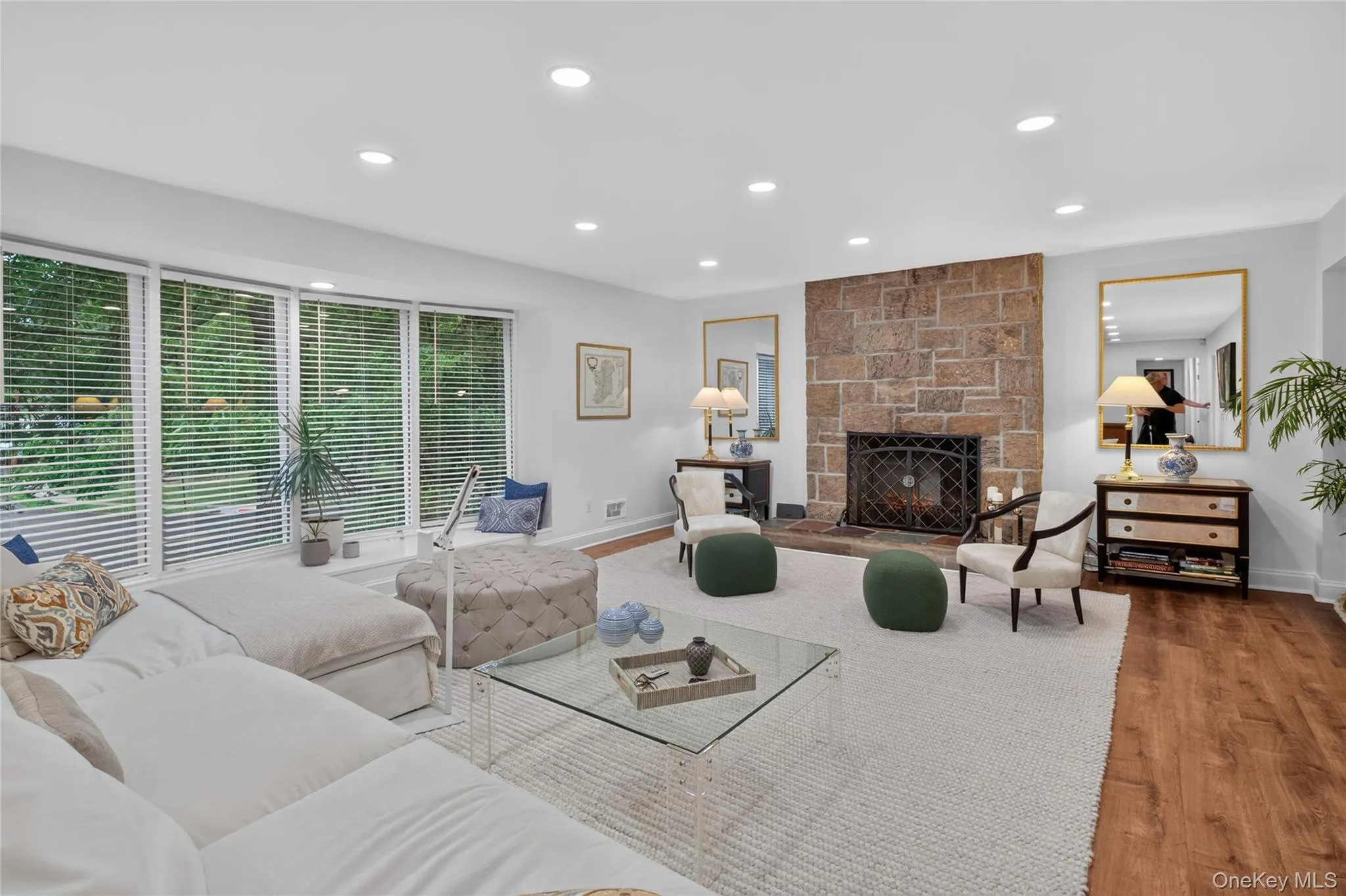 Light-filled with large picture windows and new recessed lighting. Light-filled with large picture windows and new recessed lighting.