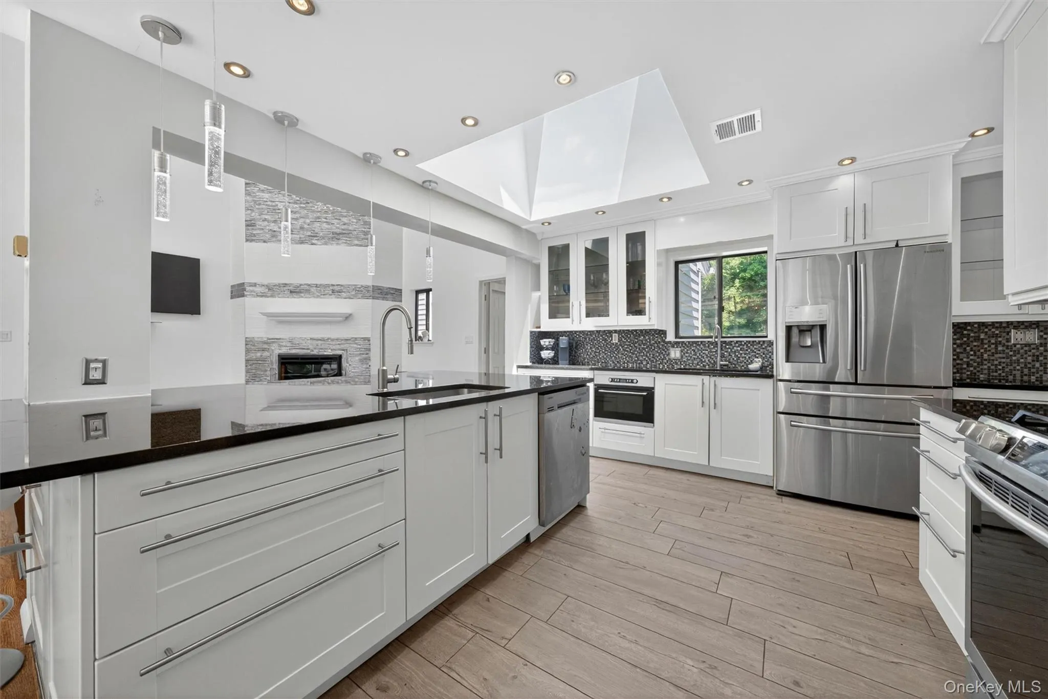 194 Mountain Road, Clarkstown, NY, 4 Bedrooms Bedrooms, 14 Rooms Rooms,3 BathroomsBathrooms,Residential,For Rent,Mountain,0,KEY1011208 194 Mountain Road, Clarkstown, NY, 4 Bedrooms Bedrooms, 14 Rooms Rooms,3 BathroomsBathrooms,Residential,For Rent,Mountain,0,KEY1011208