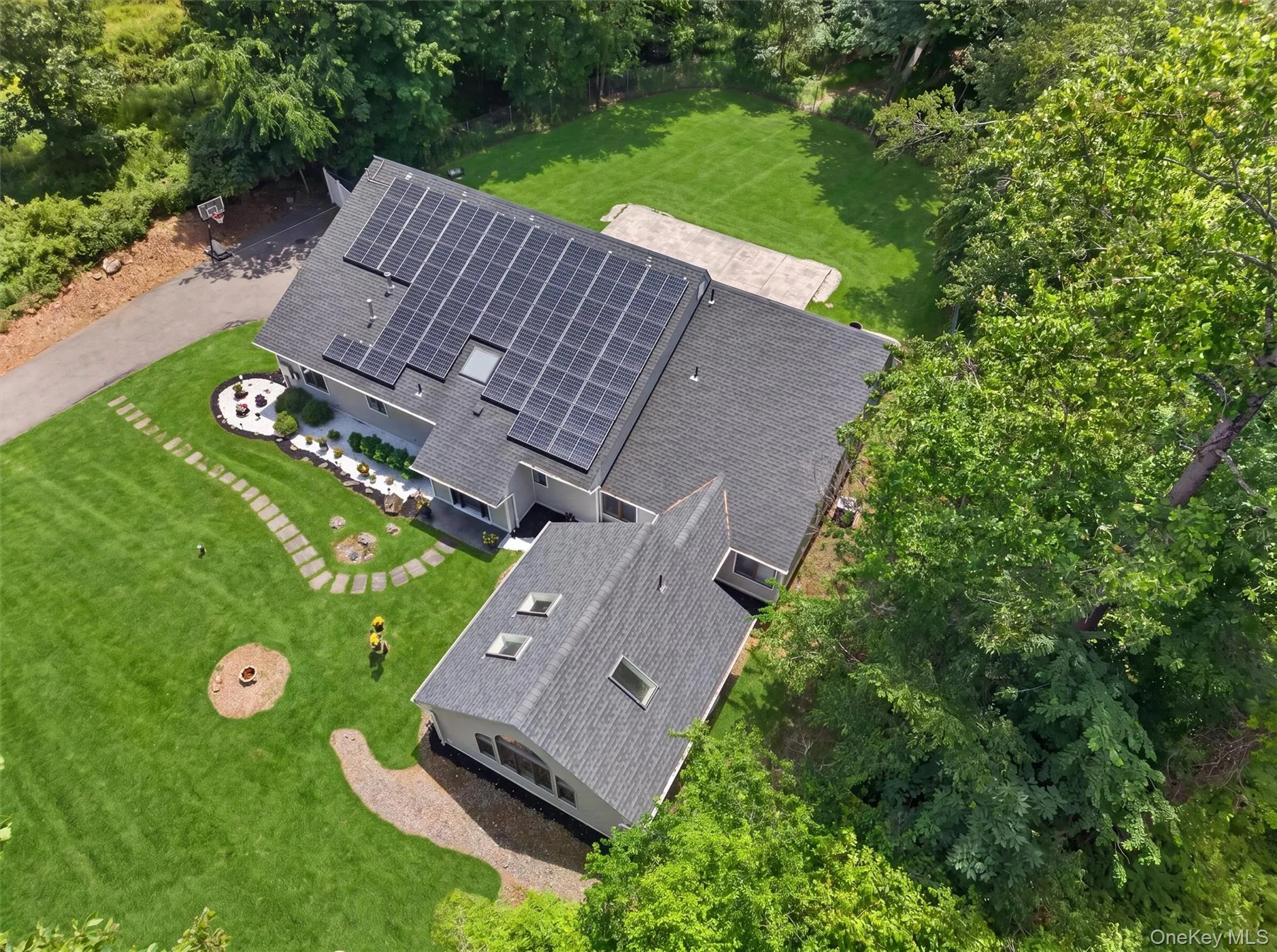 194 Mountain Road, Clarkstown, NY, 4 Bedrooms Bedrooms, 14 Rooms Rooms,3 BathroomsBathrooms,Residential,For Rent,Mountain,0,KEY1011208 194 Mountain Road, Clarkstown, NY, 4 Bedrooms Bedrooms, 14 Rooms Rooms,3 BathroomsBathrooms,Residential,For Rent,Mountain,0,KEY1011208