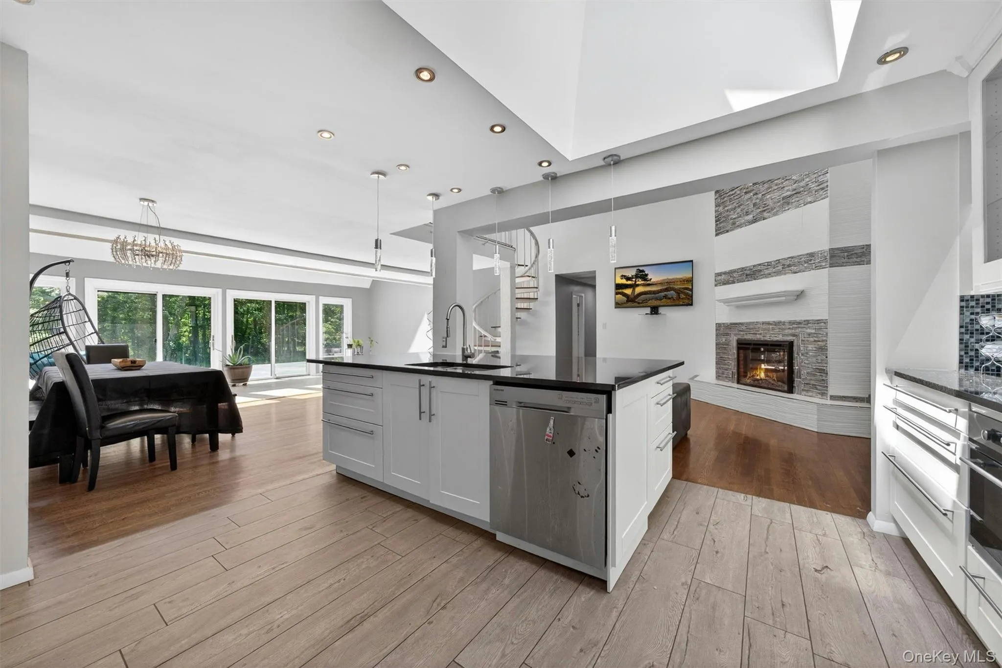 194 Mountain Road, Clarkstown, NY, 4 Bedrooms Bedrooms, 14 Rooms Rooms,3 BathroomsBathrooms,Residential,For Rent,Mountain,0,KEY1011208 194 Mountain Road, Clarkstown, NY, 4 Bedrooms Bedrooms, 14 Rooms Rooms,3 BathroomsBathrooms,Residential,For Rent,Mountain,0,KEY1011208