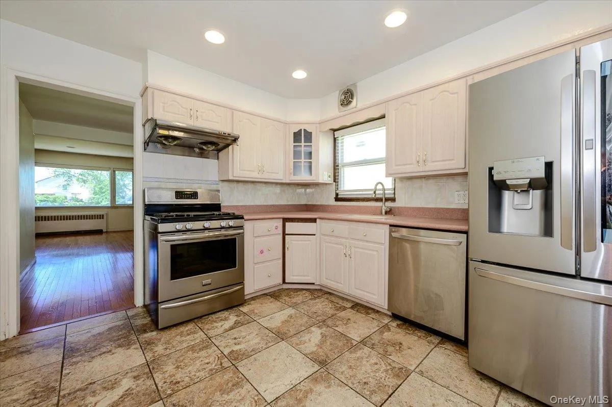567 Oxford Road, Hempstead, NY, 4 Bedrooms Bedrooms, 8 Rooms Rooms,2 BathroomsBathrooms,Residential,For Rent,Oxford,0,1011209 567 Oxford Road, Hempstead, NY, 4 Bedrooms Bedrooms, 8 Rooms Rooms,2 BathroomsBathrooms,Residential,For Rent,Oxford,0,1011209