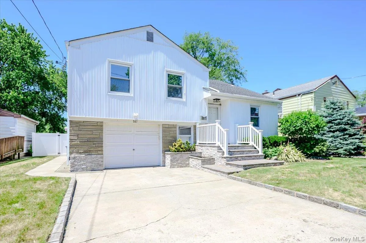 567 Oxford Road, Hempstead, NY, 4 Bedrooms Bedrooms, 8 Rooms Rooms,2 BathroomsBathrooms,Residential,For Rent,Oxford,0,1011209 567 Oxford Road, Hempstead, NY, 4 Bedrooms Bedrooms, 8 Rooms Rooms,2 BathroomsBathrooms,Residential,For Rent,Oxford,0,1011209