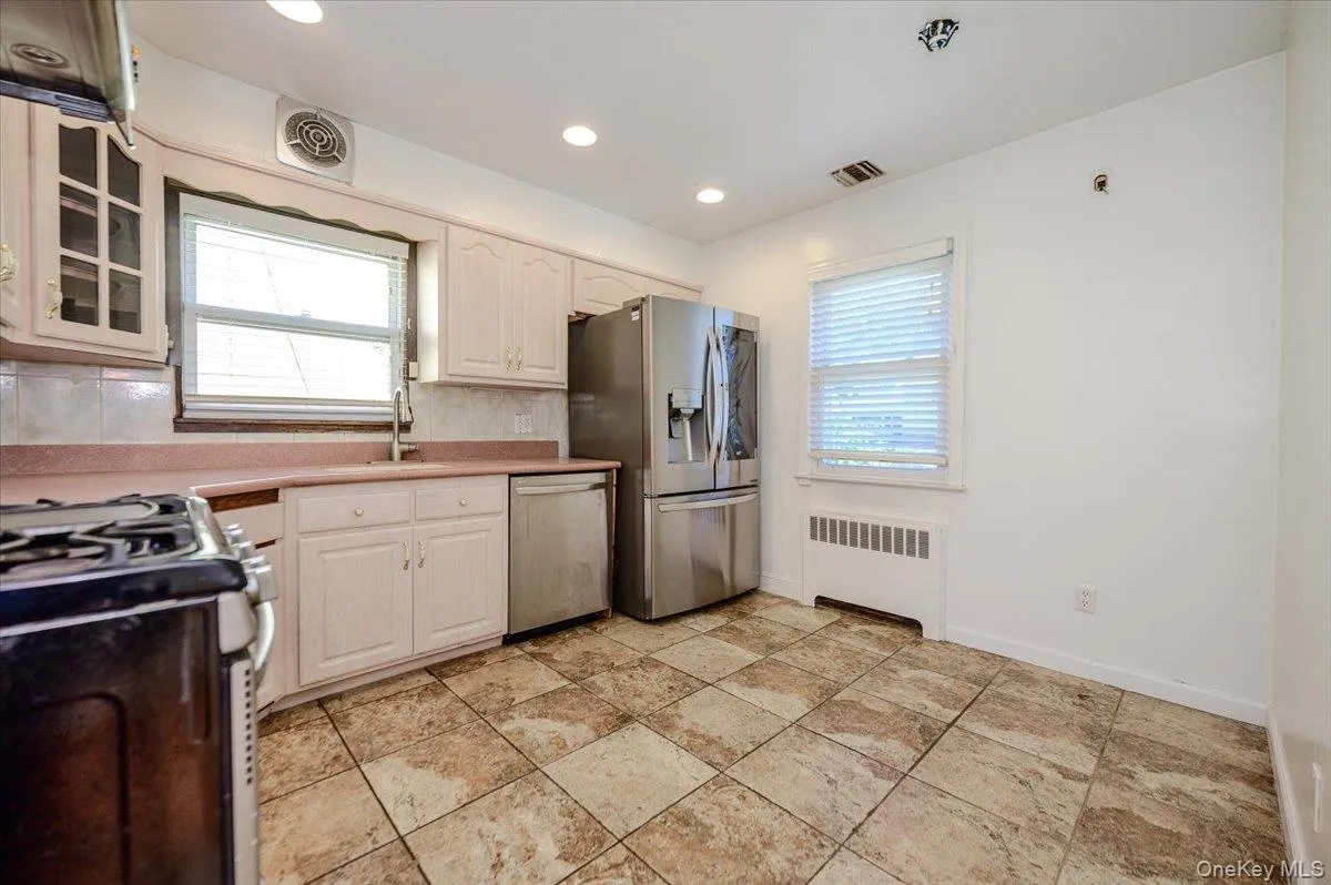 567 Oxford Road, Hempstead, NY, 4 Bedrooms Bedrooms, 8 Rooms Rooms,2 BathroomsBathrooms,Residential,For Rent,Oxford,0,1011209 567 Oxford Road, Hempstead, NY, 4 Bedrooms Bedrooms, 8 Rooms Rooms,2 BathroomsBathrooms,Residential,For Rent,Oxford,0,1011209