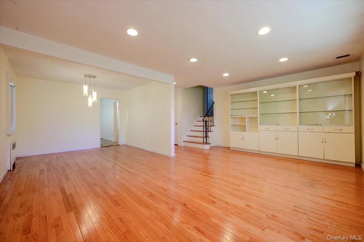 567 Oxford Road, Hempstead, NY, 4 Bedrooms Bedrooms, 8 Rooms Rooms,2 BathroomsBathrooms,Residential,For Rent,Oxford,0,1011209 567 Oxford Road, Hempstead, NY, 4 Bedrooms Bedrooms, 8 Rooms Rooms,2 BathroomsBathrooms,Residential,For Rent,Oxford,0,1011209