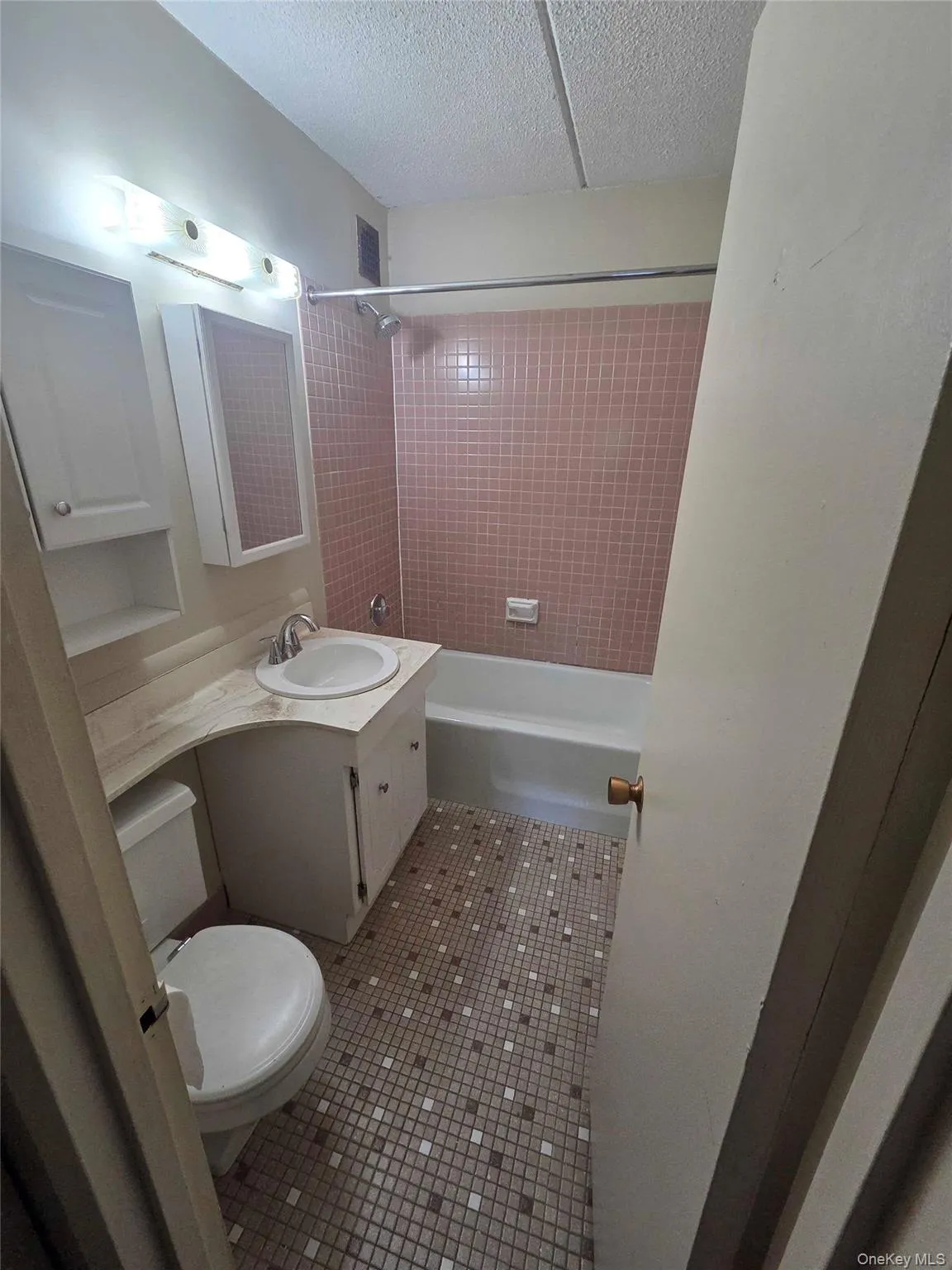 160 Academy Street, Poughkeepsie, NY, 1 Bedroom Bedrooms, 3 Rooms Rooms,1 BathroomBathrooms,Residential Lease,For Rent,Academy,0,1011213 160 Academy Street, Poughkeepsie, NY, 1 Bedroom Bedrooms, 3 Rooms Rooms,1 BathroomBathrooms,Residential Lease,For Rent,Academy,0,1011213