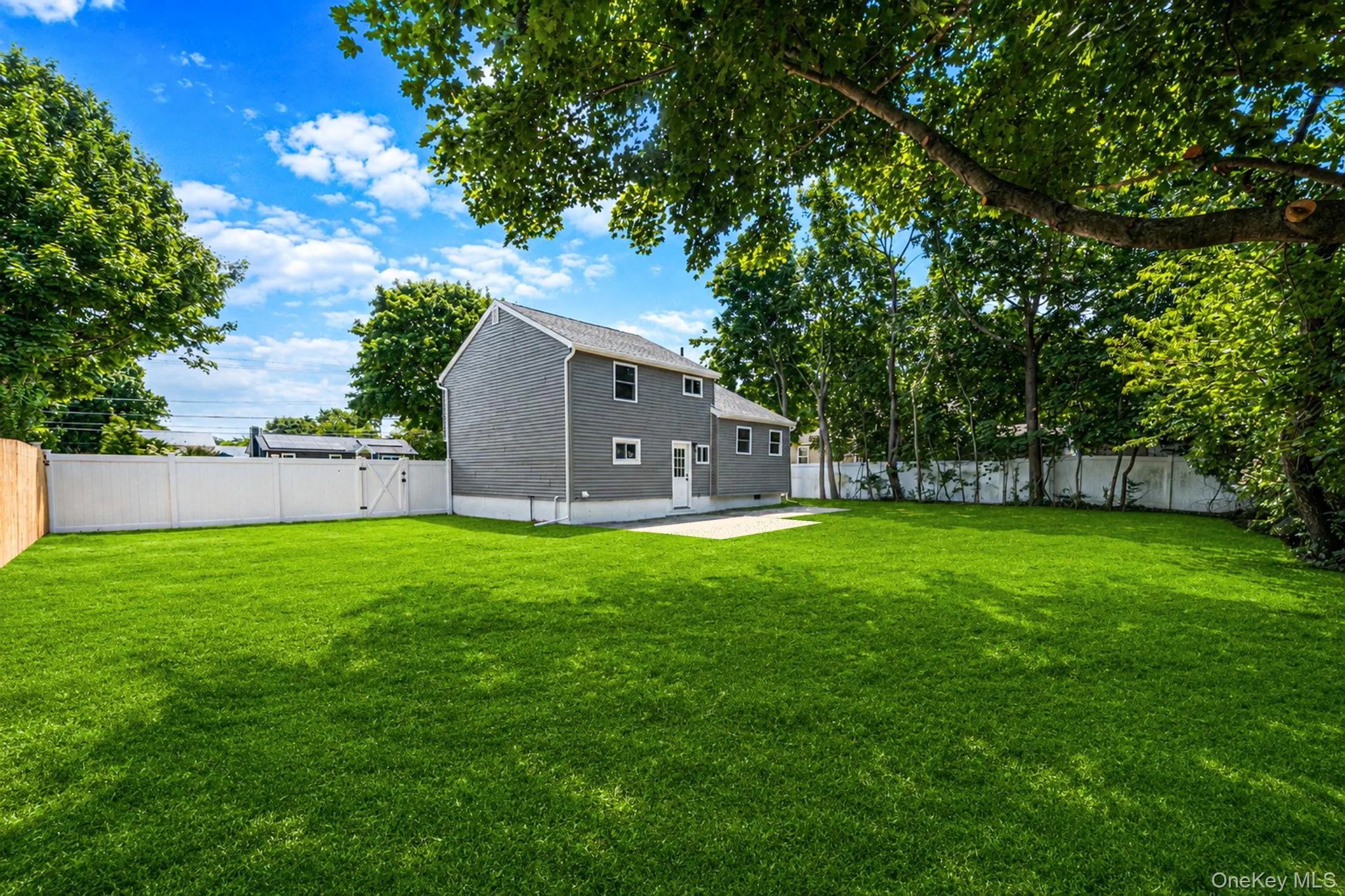 610 Americus Avenue, Brookhaven, NY, 4 Bedrooms Bedrooms, 8 Rooms Rooms,1 BathroomBathrooms,Residential,For Rent,Americus,0,1011214 610 Americus Avenue, Brookhaven, NY, 4 Bedrooms Bedrooms, 8 Rooms Rooms,1 BathroomBathrooms,Residential,For Rent,Americus,0,1011214