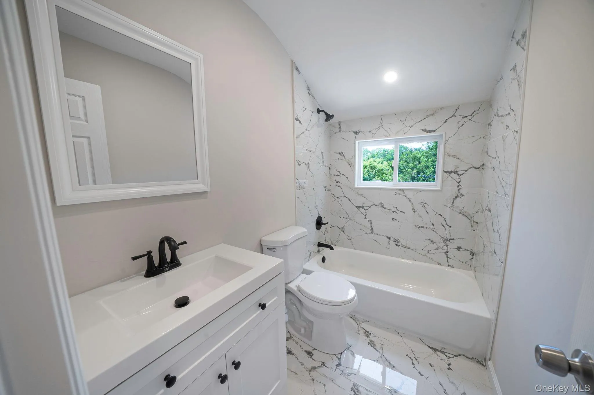 610 Americus Avenue, Brookhaven, NY, 4 Bedrooms Bedrooms, 8 Rooms Rooms,1 BathroomBathrooms,Residential,For Rent,Americus,0,1011214 610 Americus Avenue, Brookhaven, NY, 4 Bedrooms Bedrooms, 8 Rooms Rooms,1 BathroomBathrooms,Residential,For Rent,Americus,0,1011214