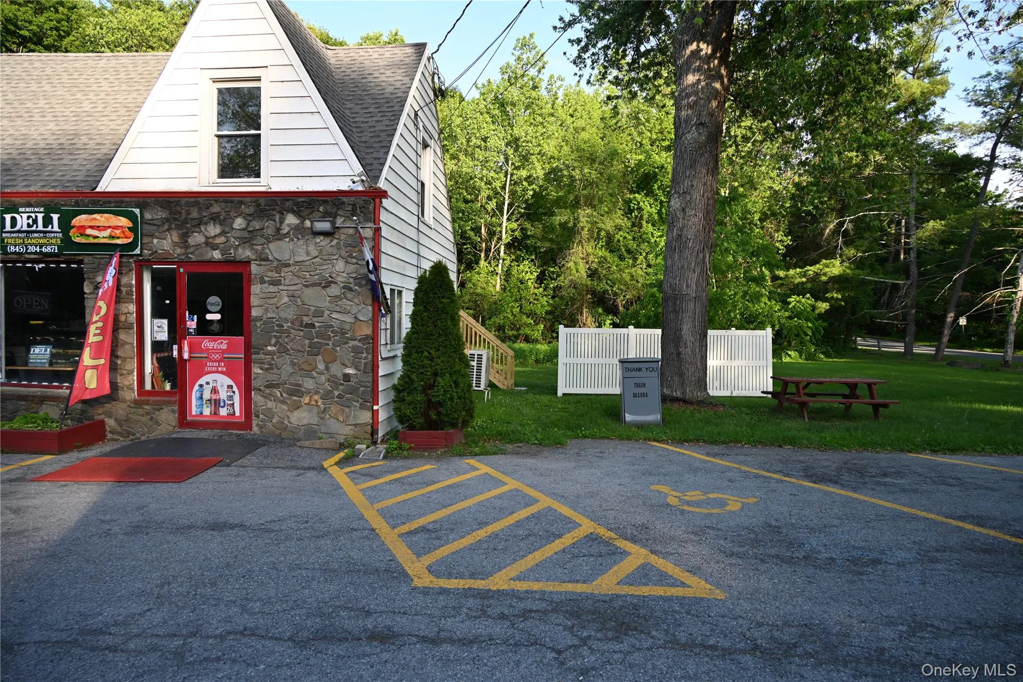 1040 Dutchess Turnpike, Poughkeepsie (town), NY, 2 Bedrooms Bedrooms, 6 Rooms Rooms,1 BathroomBathrooms,Residential Lease,For Rent,Dutchess,0,1011219 1040 Dutchess Turnpike, Poughkeepsie (town), NY, 2 Bedrooms Bedrooms, 6 Rooms Rooms,1 BathroomBathrooms,Residential Lease,For Rent,Dutchess,0,1011219