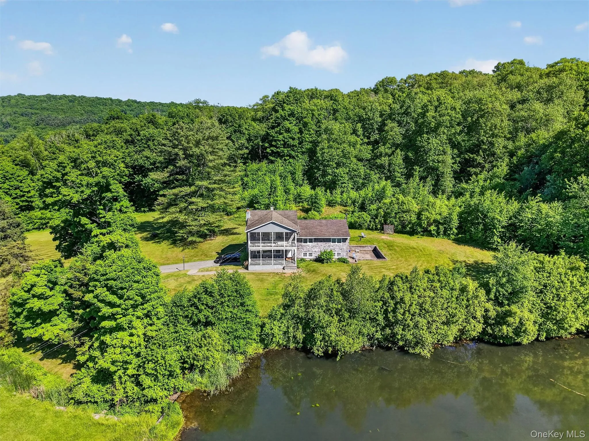29 Bowen Court is one of two homes with stunning lake views. 29 Bowen Court is one of two homes with stunning lake views.