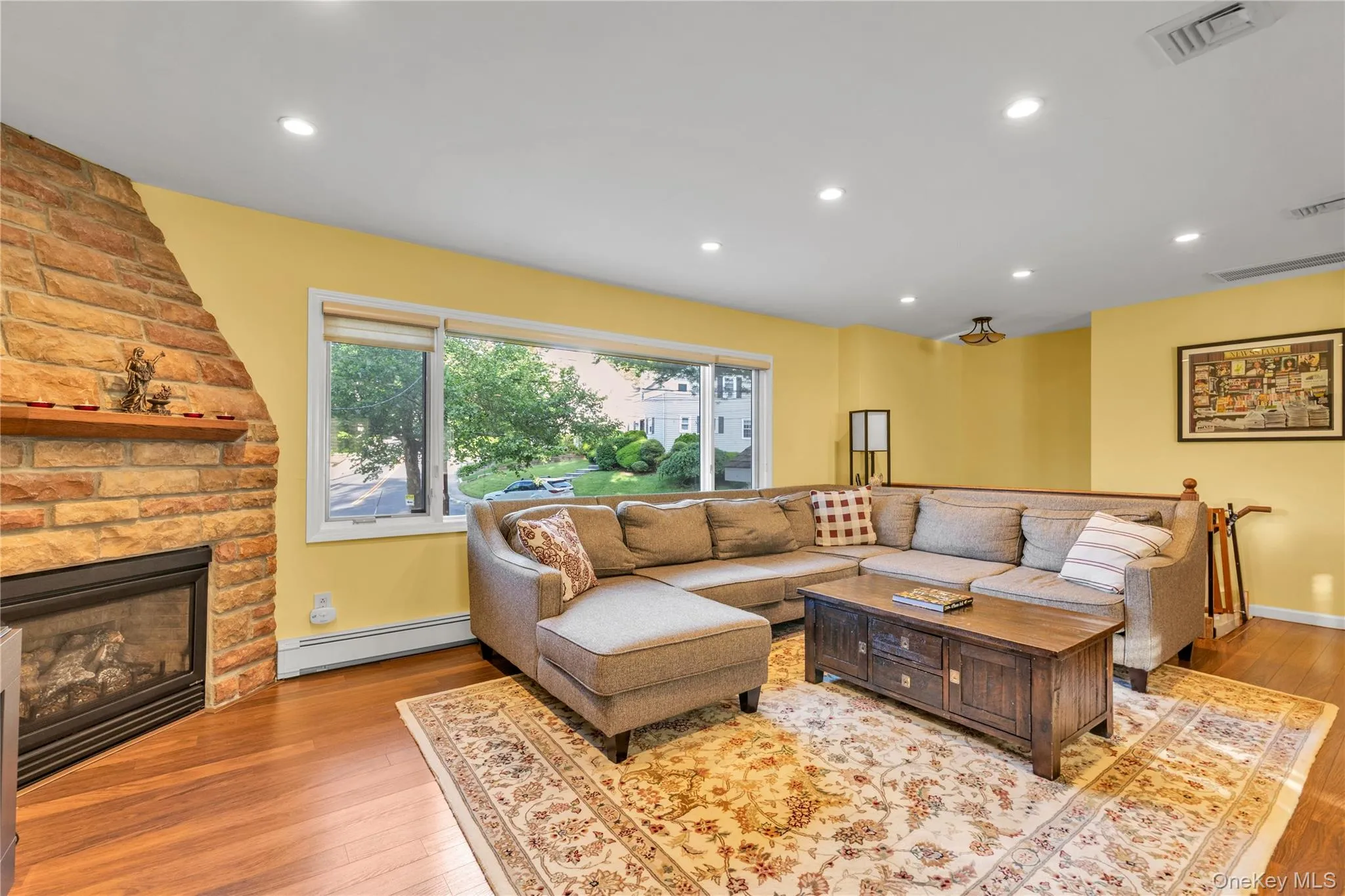 90 Virginia Drive, North Hempstead, NY, 3 Bedrooms Bedrooms, 7 Rooms Rooms,2 BathroomsBathrooms,Residential,For Rent,Virginia,0,1011239 90 Virginia Drive, North Hempstead, NY, 3 Bedrooms Bedrooms, 7 Rooms Rooms,2 BathroomsBathrooms,Residential,For Rent,Virginia,0,1011239