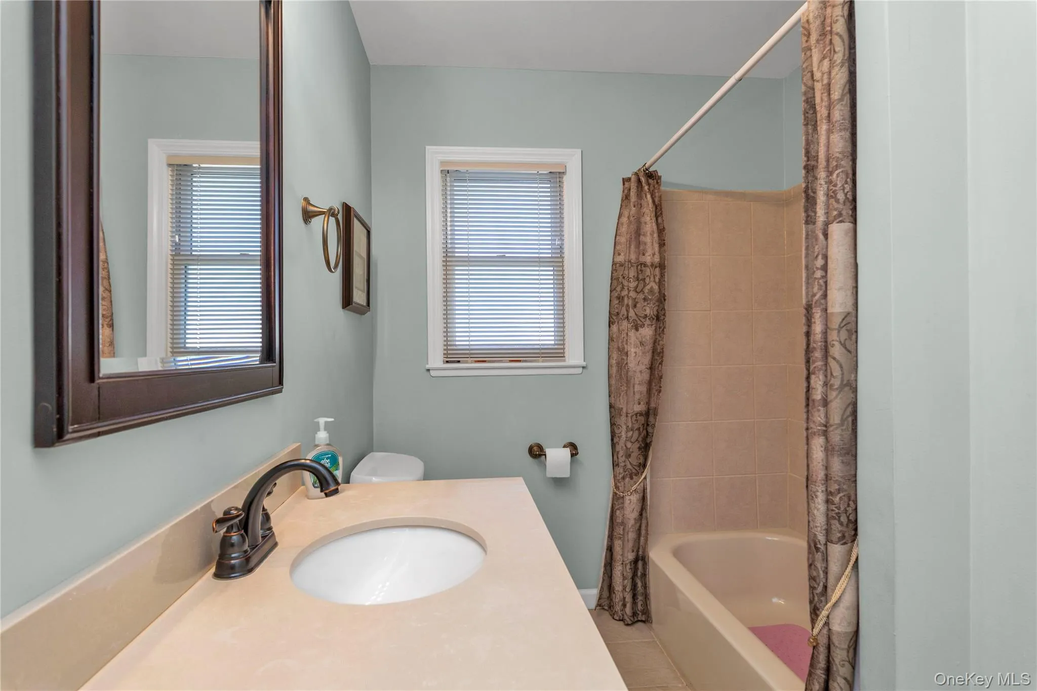 90 Virginia Drive, North Hempstead, NY, 3 Bedrooms Bedrooms, 7 Rooms Rooms,2 BathroomsBathrooms,Residential,For Rent,Virginia,0,1011239 90 Virginia Drive, North Hempstead, NY, 3 Bedrooms Bedrooms, 7 Rooms Rooms,2 BathroomsBathrooms,Residential,For Rent,Virginia,0,1011239