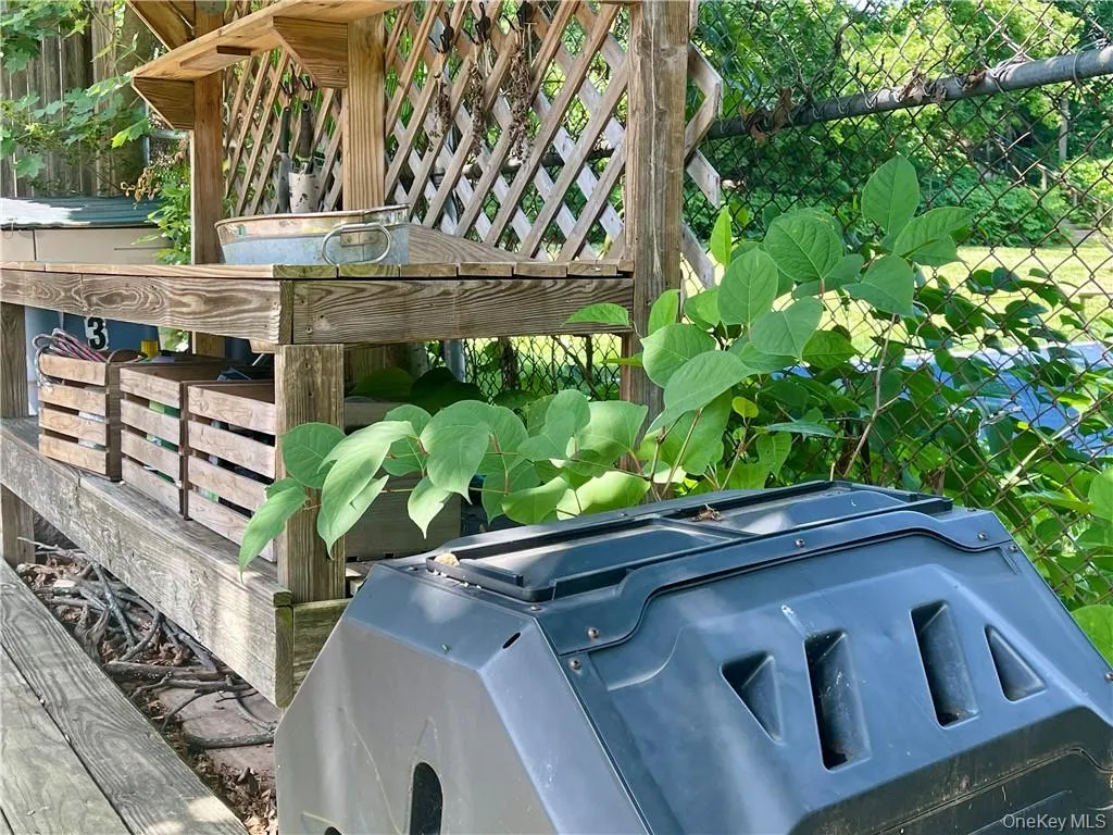 Gardening workspace, composting available Gardening workspace, composting available