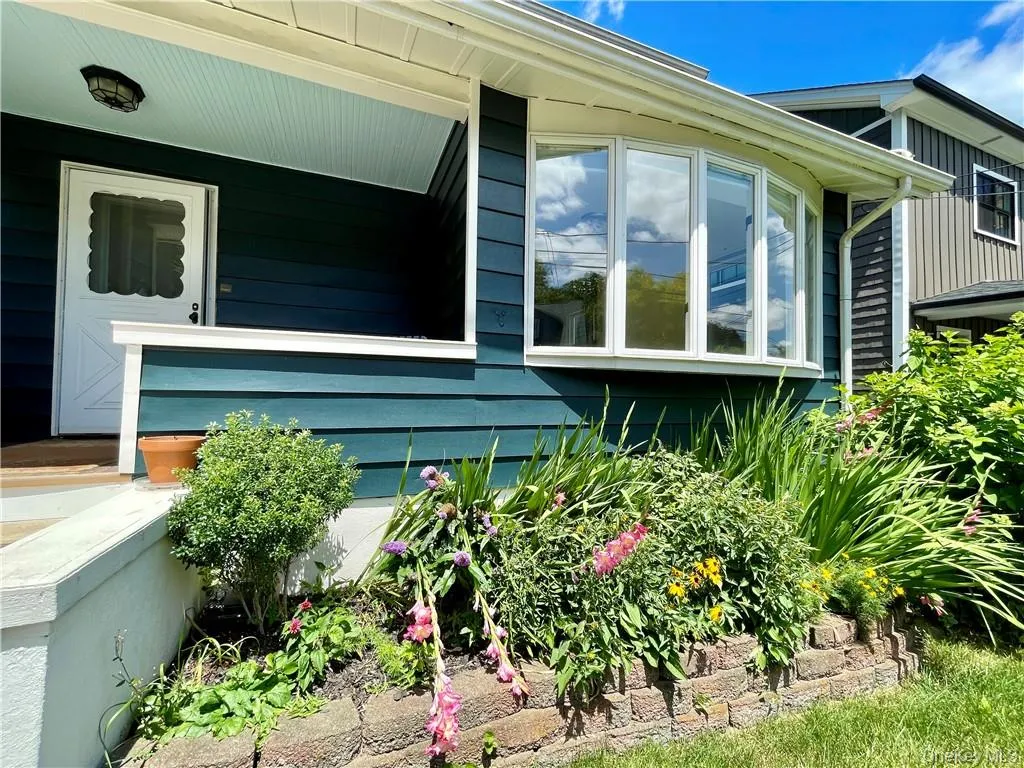 Porch & garden Porch & garden