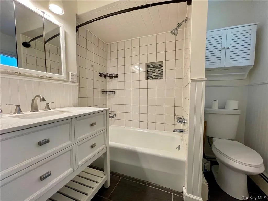1st floor, full bathroom with bathtub 1st floor, full bathroom with bathtub