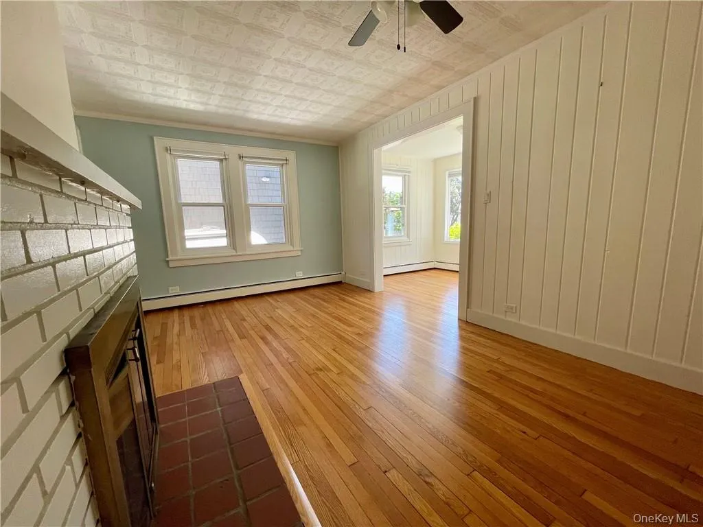 Living Room view to front bonus Office space or Sunroom Living Room view to front bonus Office space or Sunroom