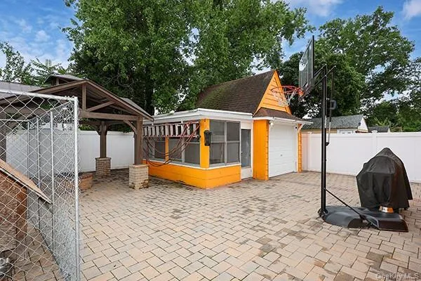 Backyard with Gazebo Backyard with Gazebo