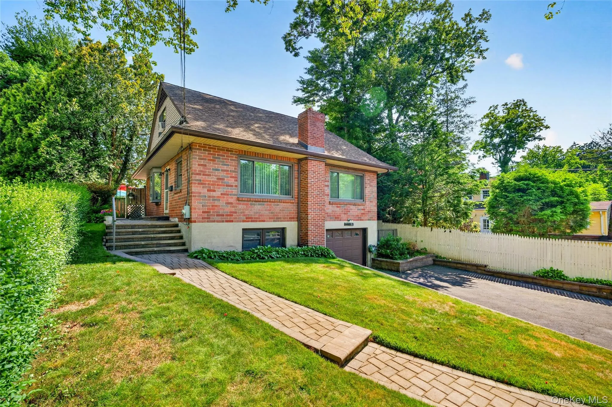 9 Hall Avenue, Clarkstown, NY, 4 Bedrooms Bedrooms, 6 Rooms Rooms,2 BathroomsBathrooms,Residential,For Rent,Hall,0,KEY1011260 9 Hall Avenue, Clarkstown, NY, 4 Bedrooms Bedrooms, 6 Rooms Rooms,2 BathroomsBathrooms,Residential,For Rent,Hall,0,KEY1011260