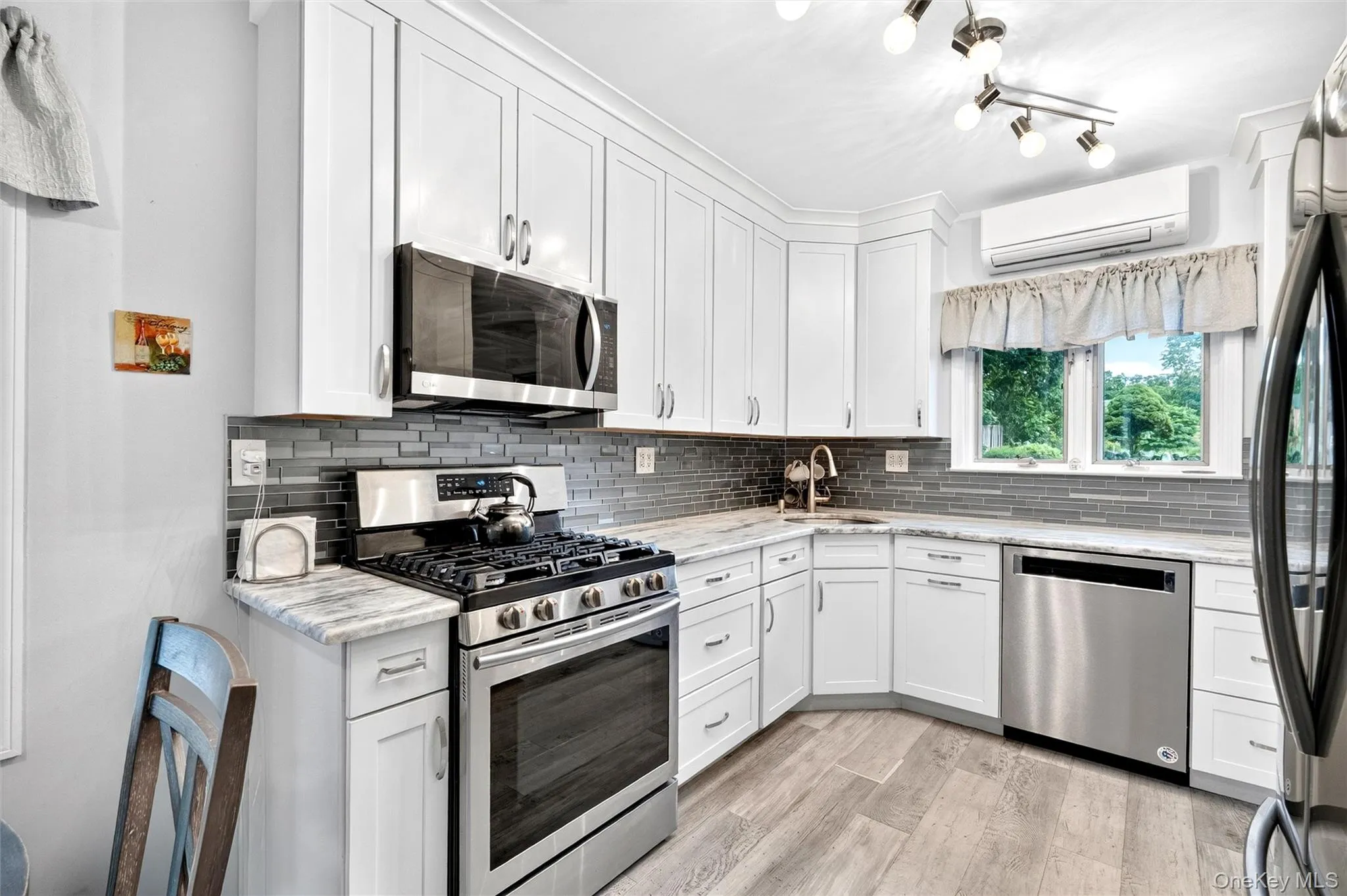 9 Hall Avenue, Clarkstown, NY, 4 Bedrooms Bedrooms, 6 Rooms Rooms,2 BathroomsBathrooms,Residential,For Rent,Hall,0,KEY1011260 9 Hall Avenue, Clarkstown, NY, 4 Bedrooms Bedrooms, 6 Rooms Rooms,2 BathroomsBathrooms,Residential,For Rent,Hall,0,KEY1011260