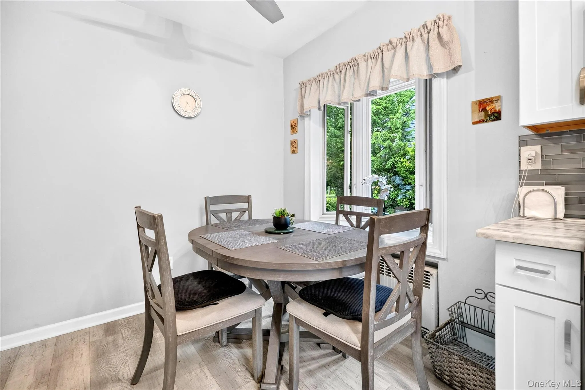 9 Hall Avenue, Clarkstown, NY, 4 Bedrooms Bedrooms, 6 Rooms Rooms,2 BathroomsBathrooms,Residential,For Rent,Hall,0,KEY1011260 9 Hall Avenue, Clarkstown, NY, 4 Bedrooms Bedrooms, 6 Rooms Rooms,2 BathroomsBathrooms,Residential,For Rent,Hall,0,KEY1011260