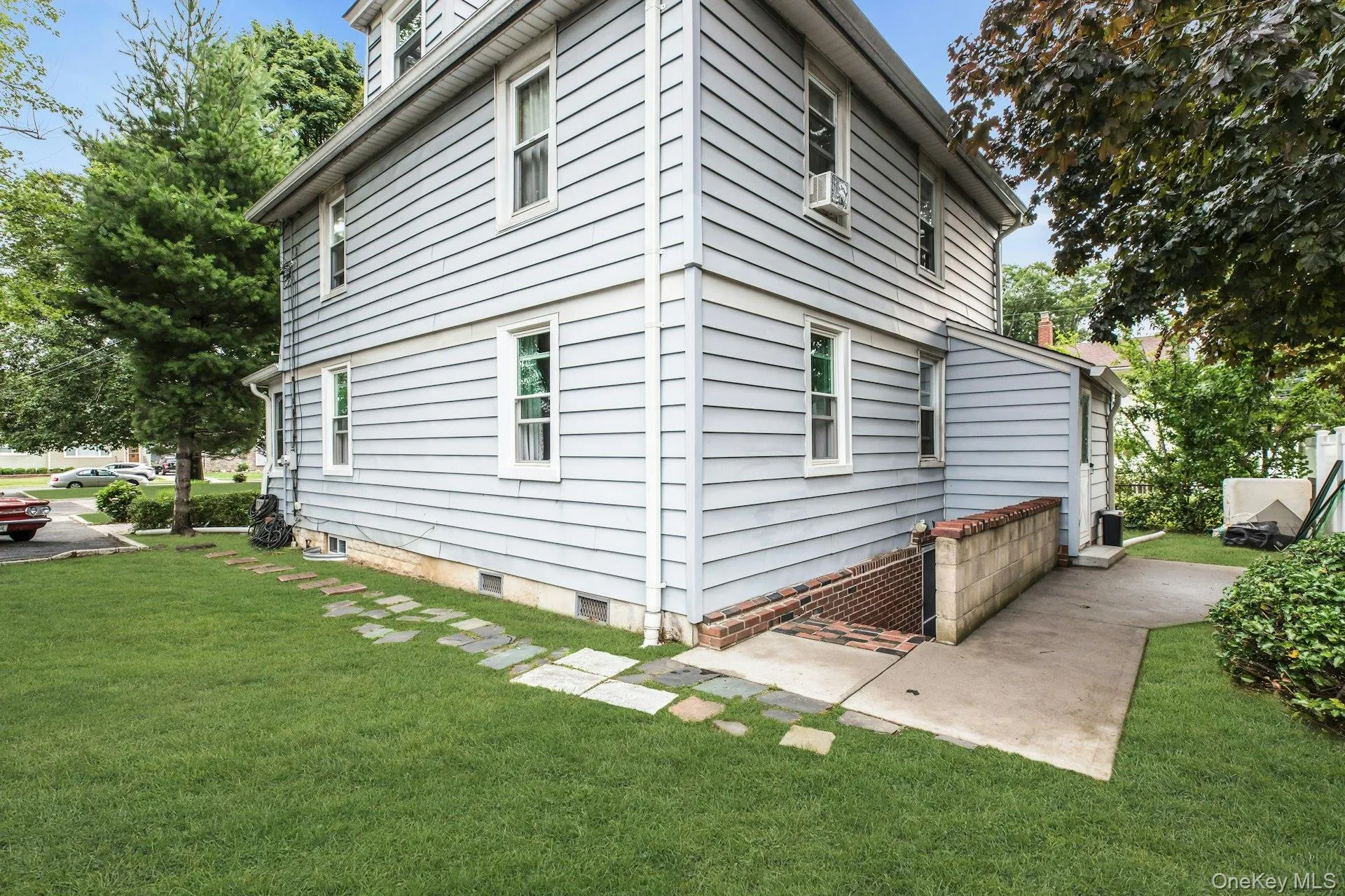 Stairway to basement provides full egress for lower level Stairway to basement provides full egress for lower level