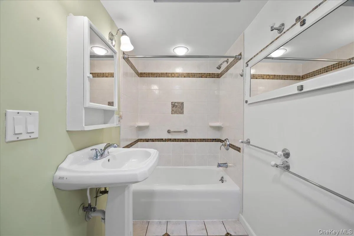 4 Brandon Road, Patterson, NY, 3 Bedrooms Bedrooms, 4 Rooms Rooms,1 BathroomBathrooms,Residential,For Rent,Brandon,0,1011269 4 Brandon Road, Patterson, NY, 3 Bedrooms Bedrooms, 4 Rooms Rooms,1 BathroomBathrooms,Residential,For Rent,Brandon,0,1011269