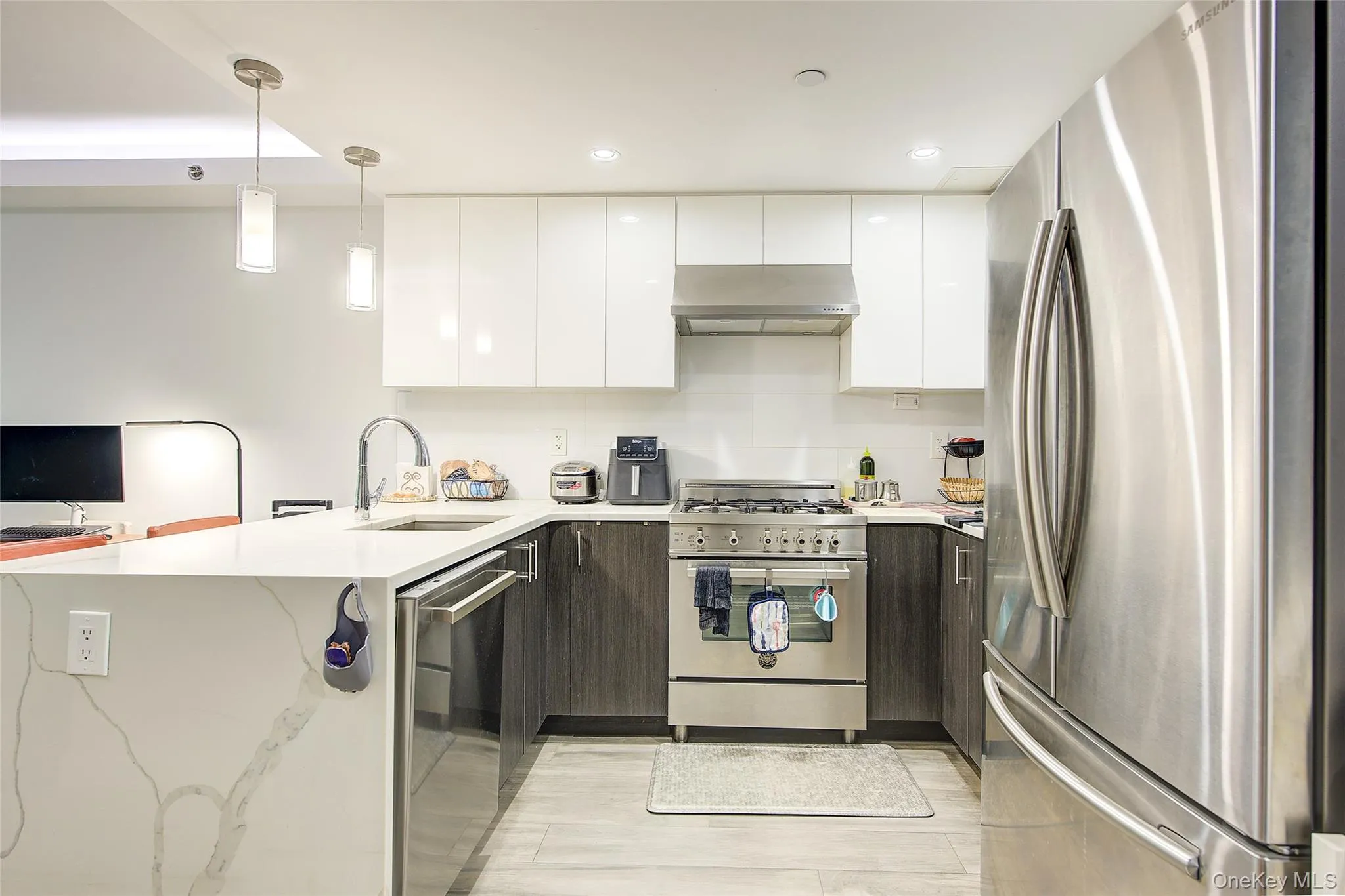 97-45 63rd Drive, New York, NY, 2 Bedrooms Bedrooms, 5 Rooms Rooms,2 BathroomsBathrooms,Residential,For Rent,63rd,0,1011270 97-45 63rd Drive, New York, NY, 2 Bedrooms Bedrooms, 5 Rooms Rooms,2 BathroomsBathrooms,Residential,For Rent,63rd,0,1011270